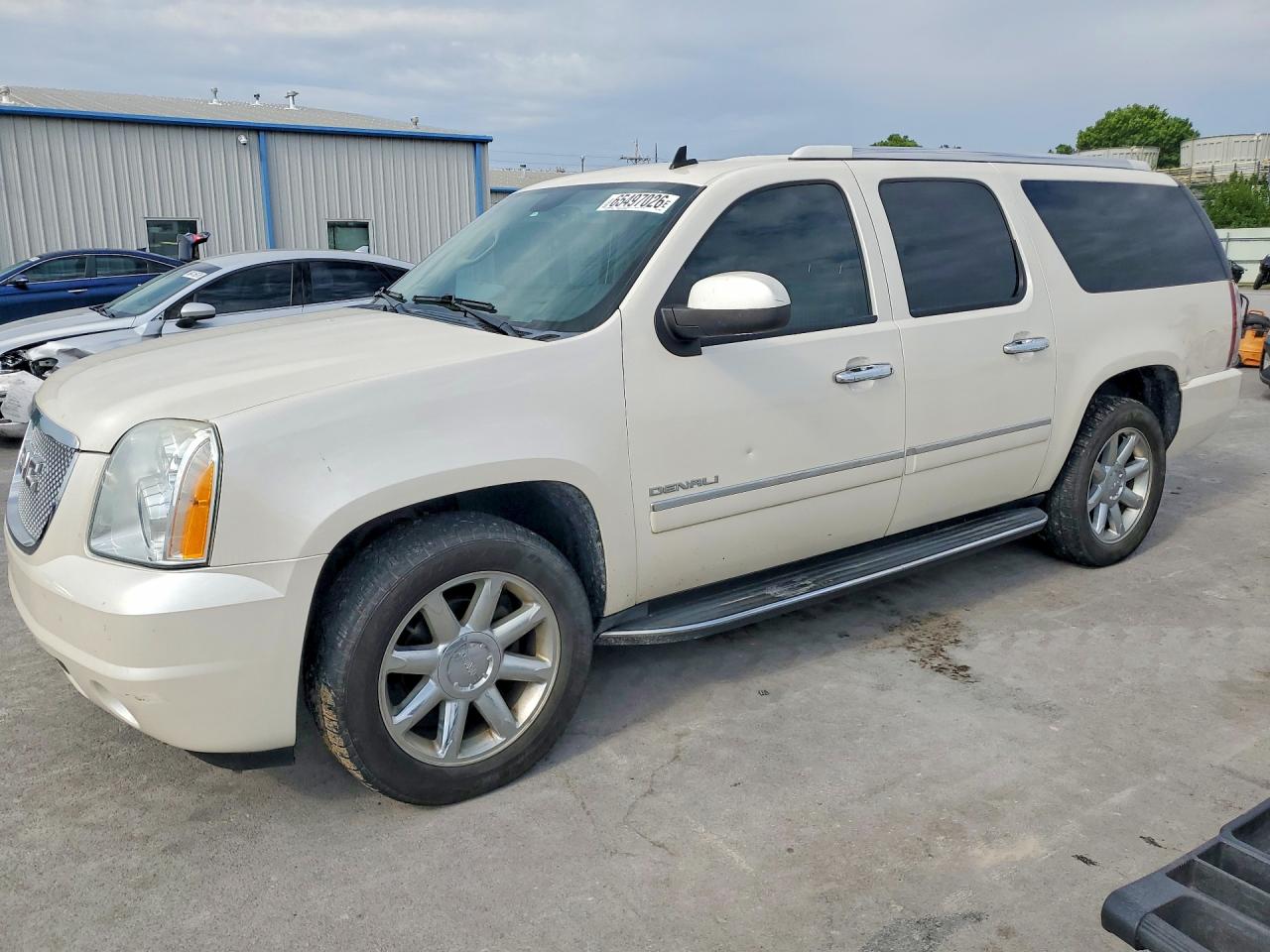 2011 Gmc Yukon Xl Denali Cream vin: 1GKS2MEF1BR373932