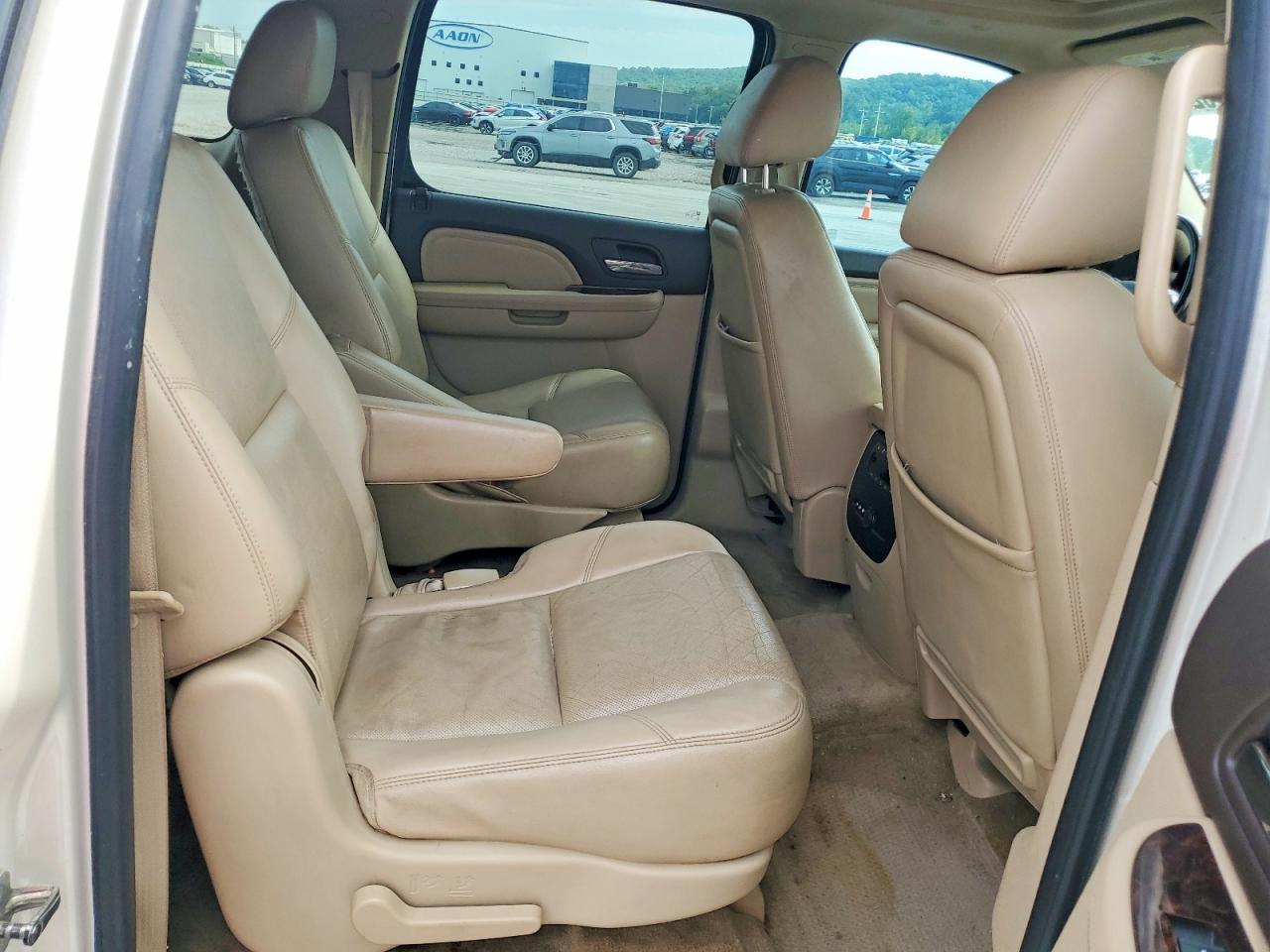 2011 Gmc Yukon Xl Denali Кремовый vin: 1GKS2MEF1BR373932