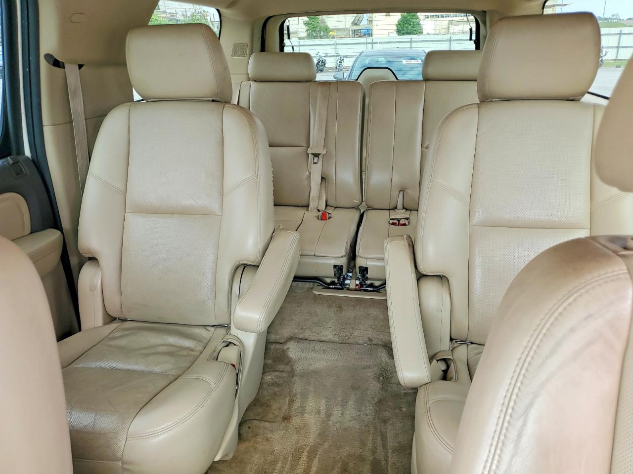 2011 Gmc Yukon Xl Denali Кремовый vin: 1GKS2MEF1BR373932