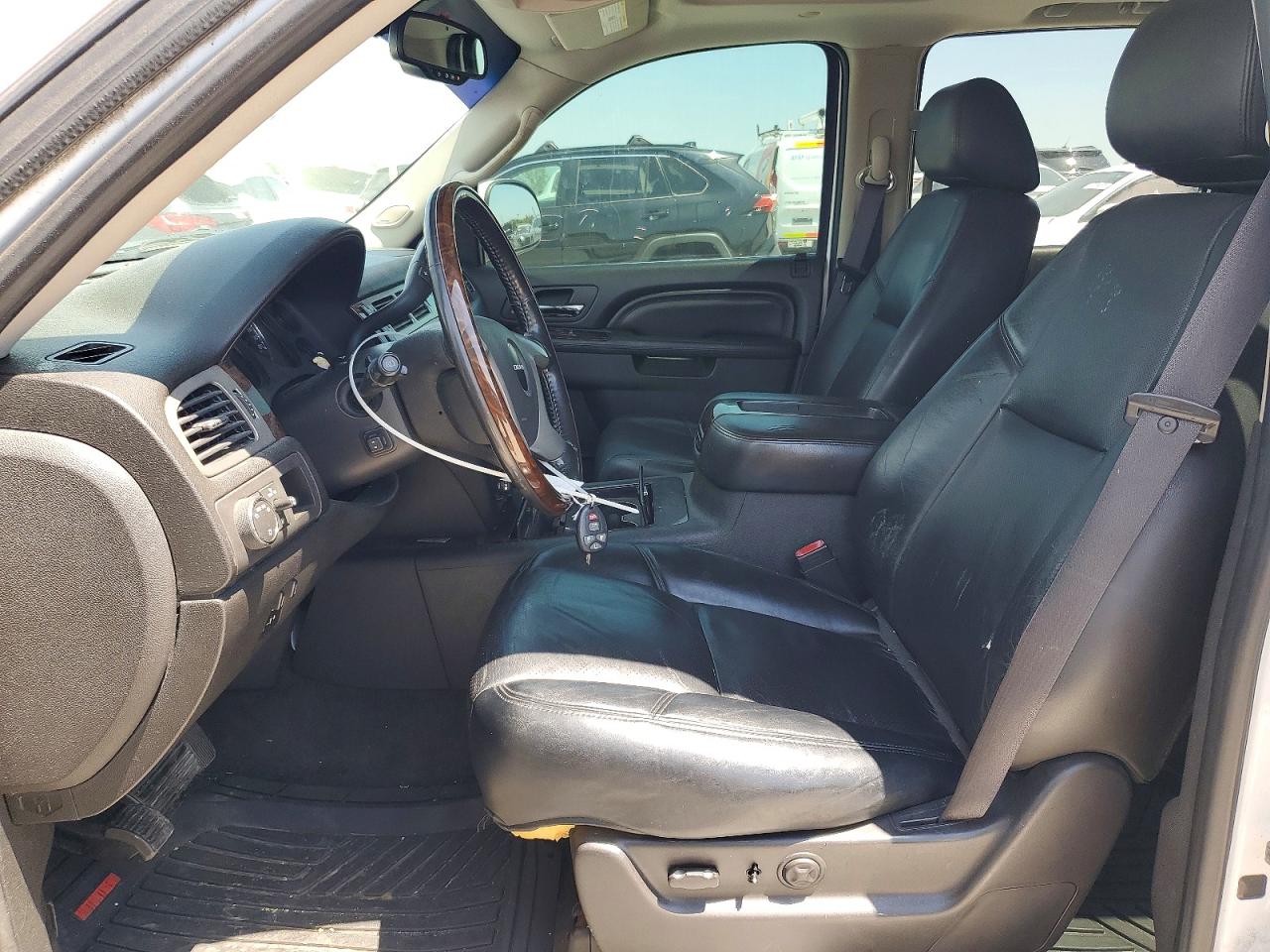 2012 Gmc Yukon Xl Denali White vin: 1GKS2MEF1CR322142