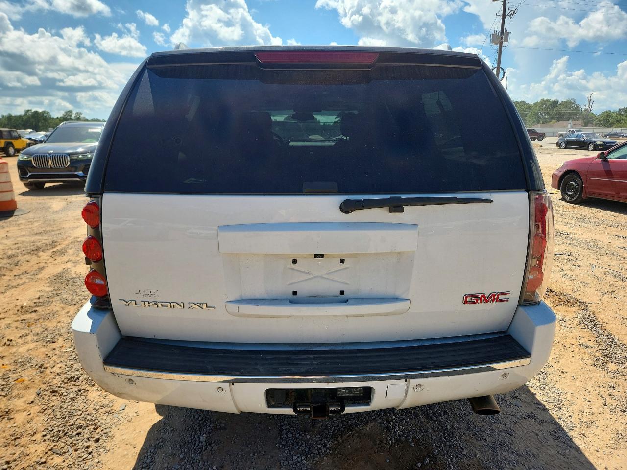 2013 Gmc Yukon Xl Denali White vin: 1GKS2MEF1DR357121