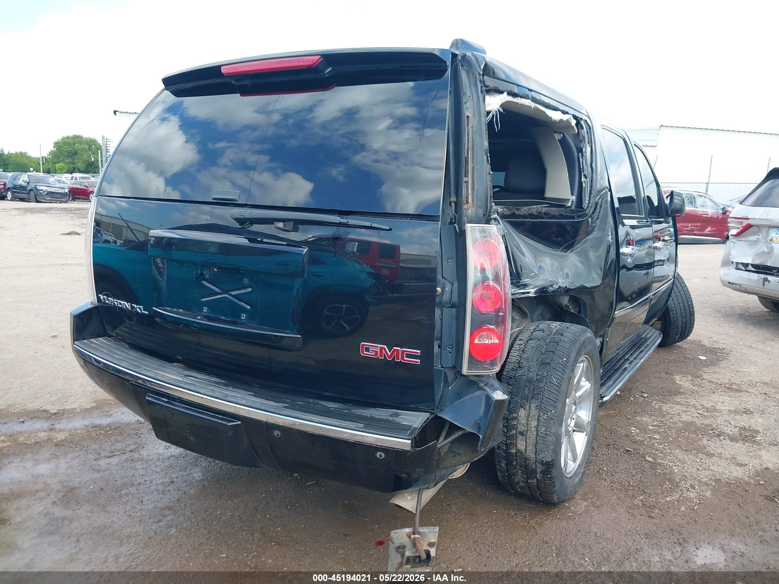 2014 Gmc Yukon Xl 1500 Denali Black vin: 1GKS2MEF1ER108965