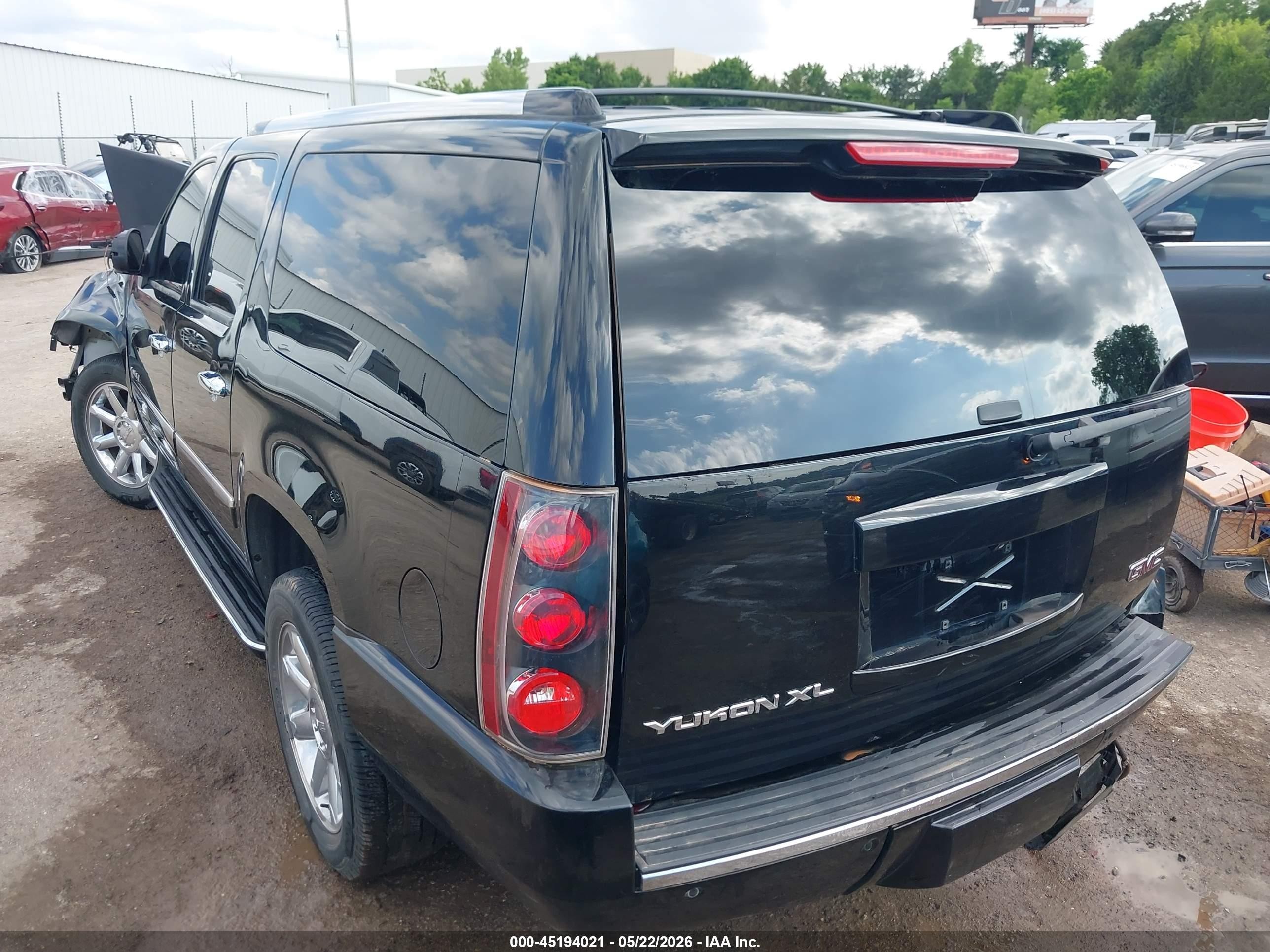 2014 Gmc Yukon Xl 1500 Denali Black vin: 1GKS2MEF1ER108965