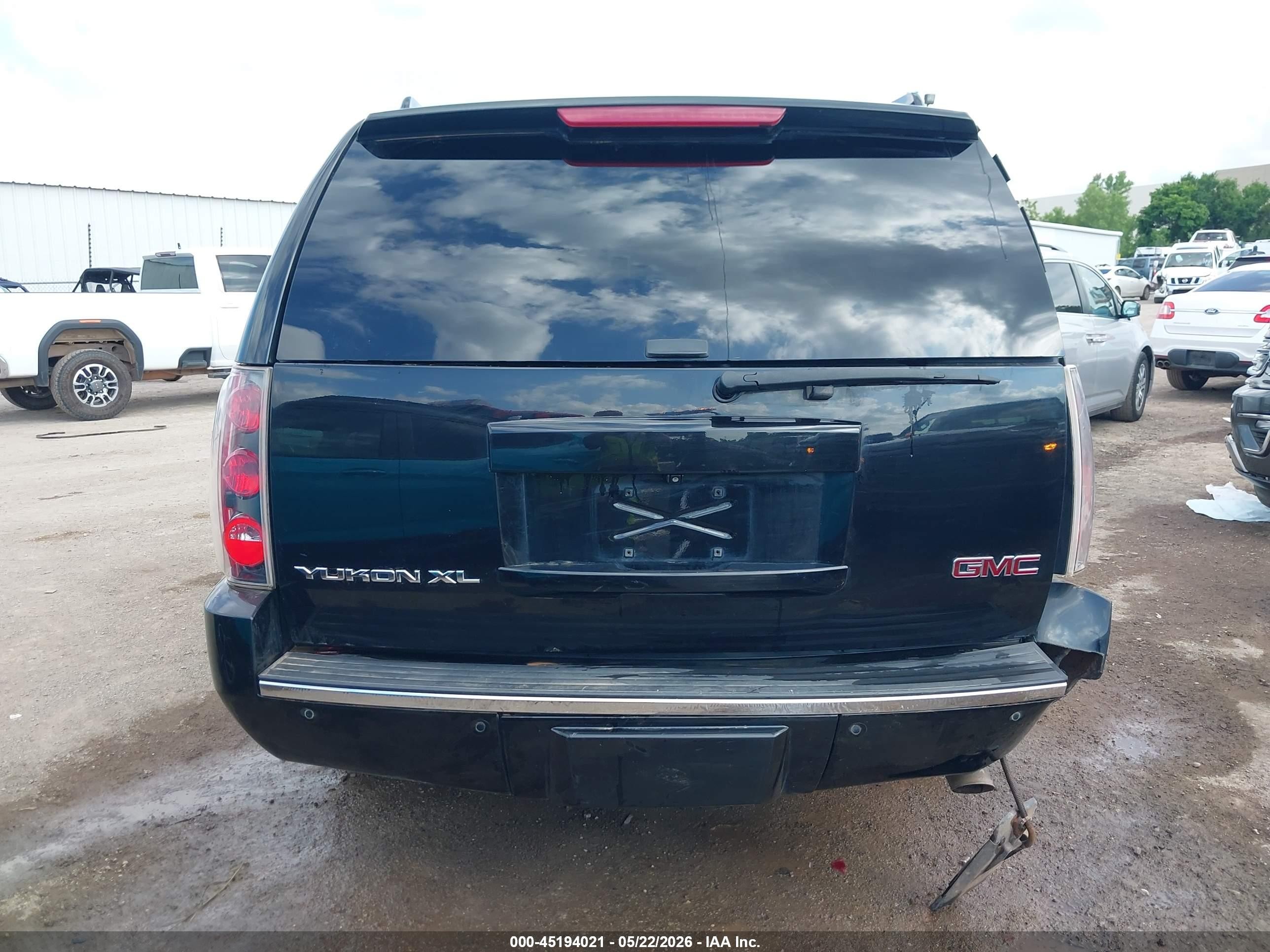 2014 Gmc Yukon Xl 1500 Denali Black vin: 1GKS2MEF1ER108965