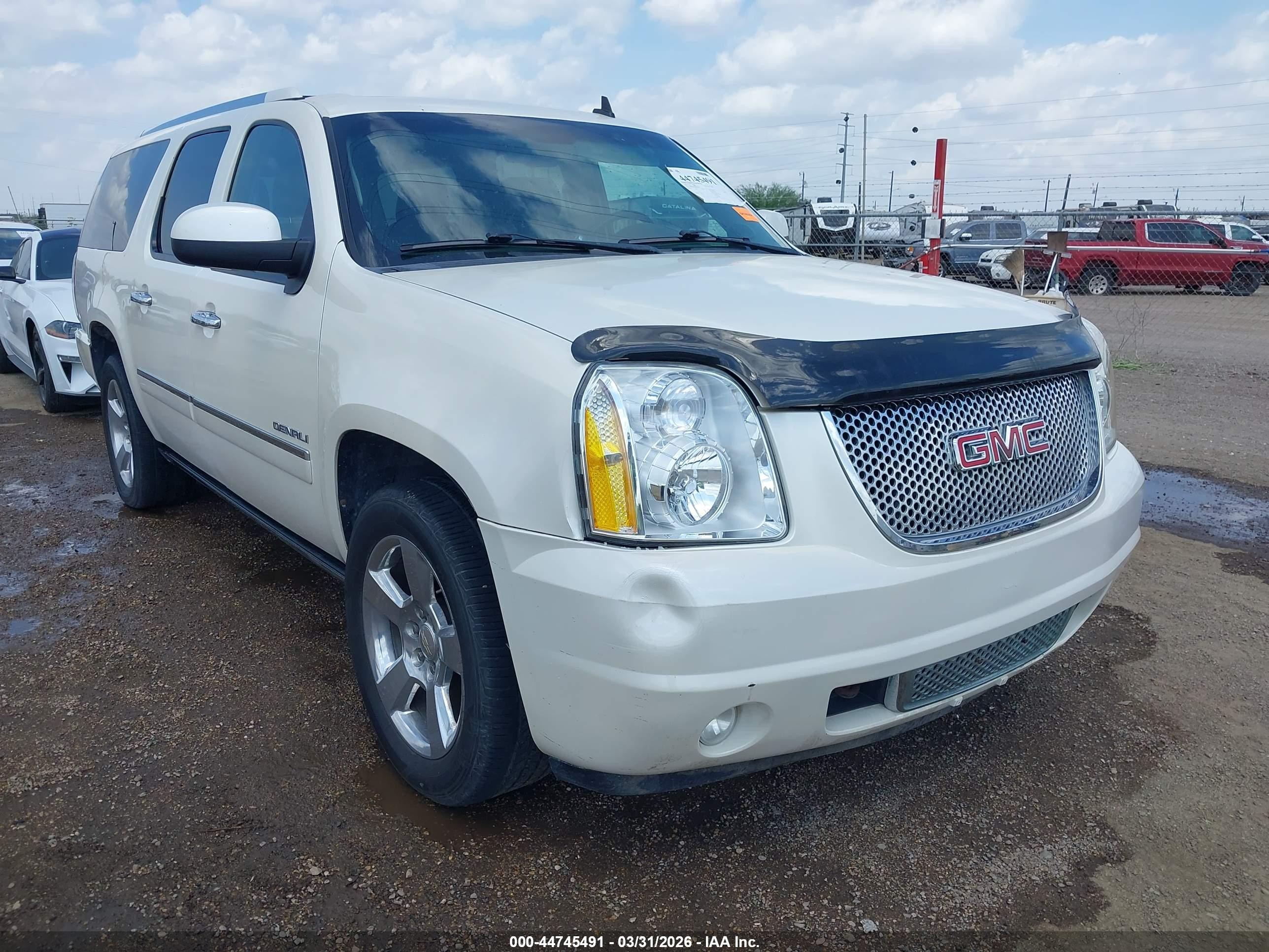 2011 Gmc Yukon Xl 1500 Denali White vin: 1GKS2MEF2BR259339