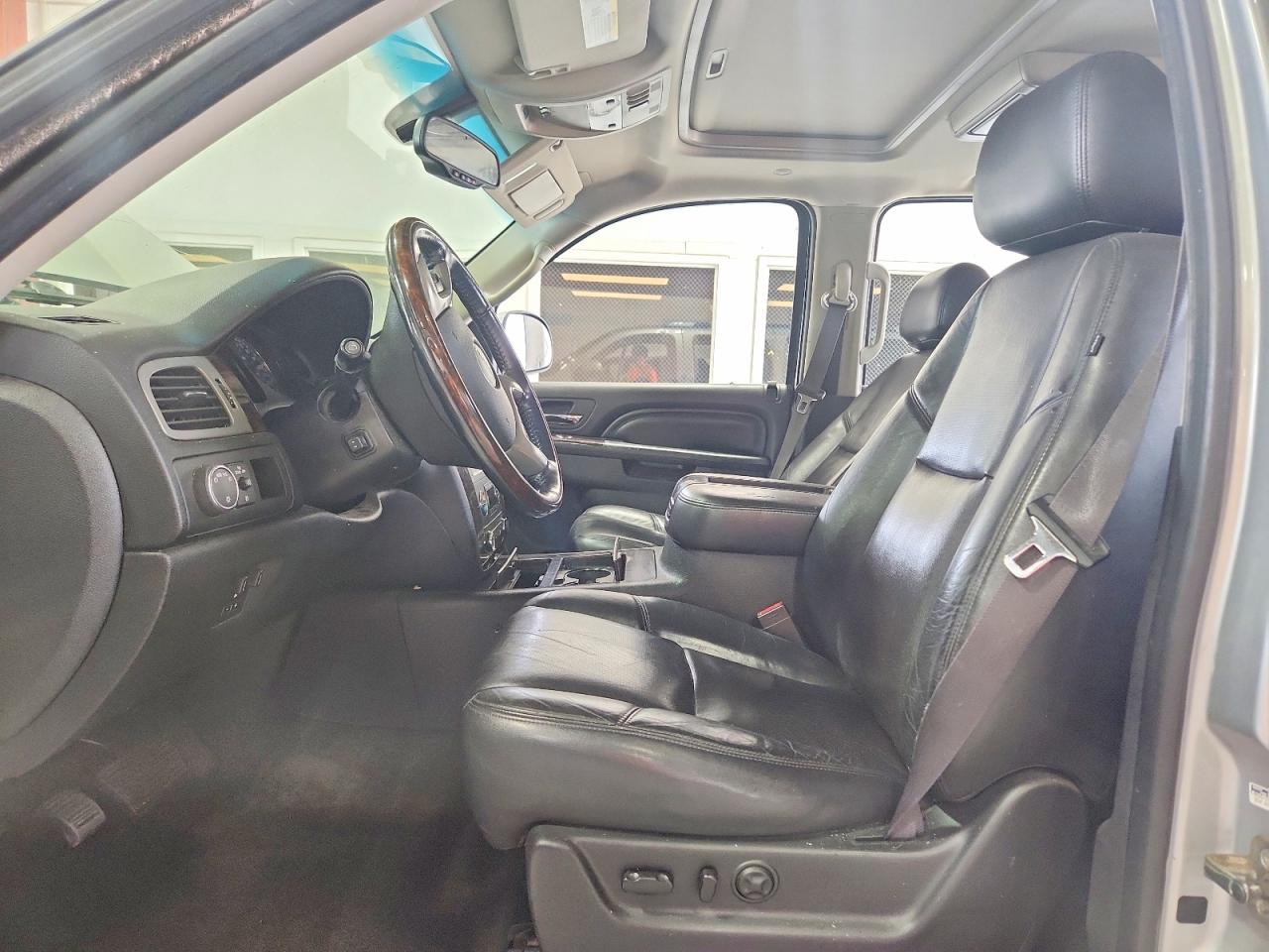 2012 Gmc Yukon Xl Denali Silver vin: 1GKS2MEF2CR275364