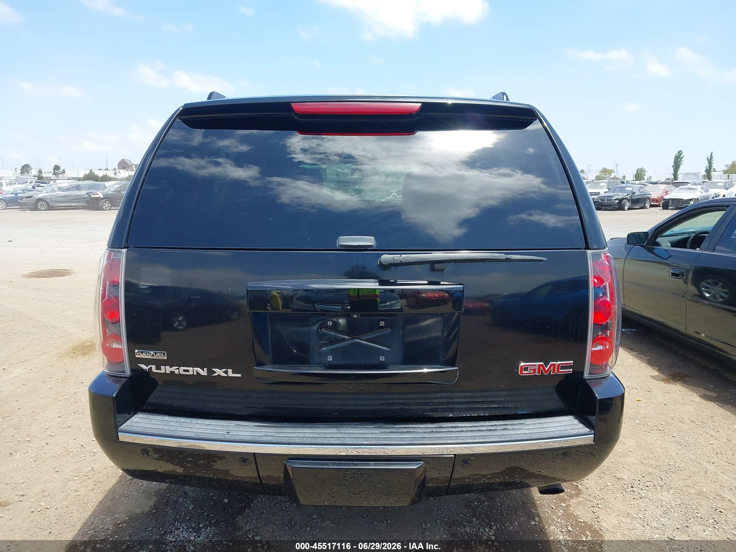 2011 Gmc Yukon Xl 1500 Denali Black vin: 1GKS2MEF3BR189351