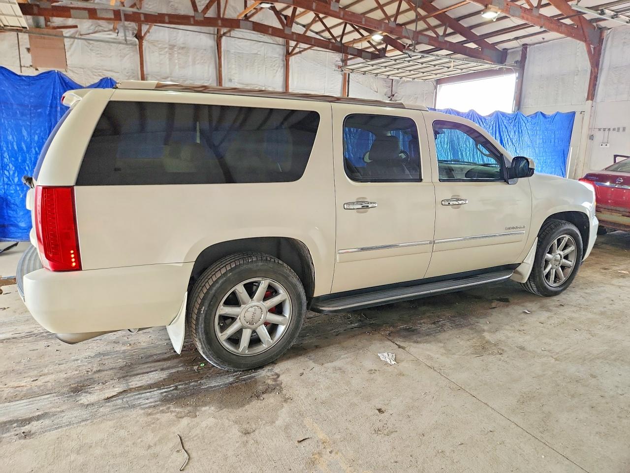 2011 Gmc Yukon Xl Denali White vin: 1GKS2MEF3BR311898