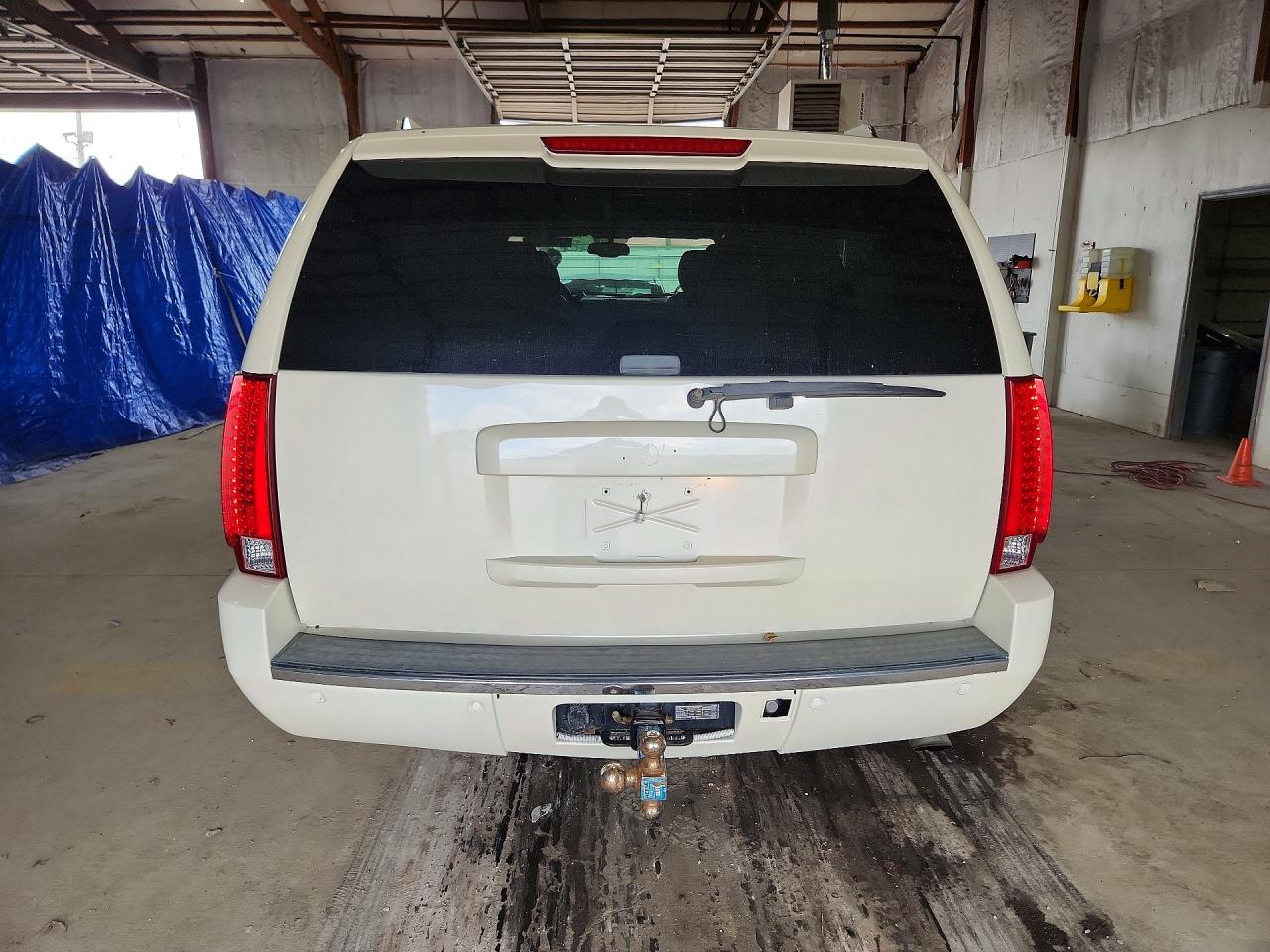 2011 Gmc Yukon Xl Denali White vin: 1GKS2MEF3BR311898
