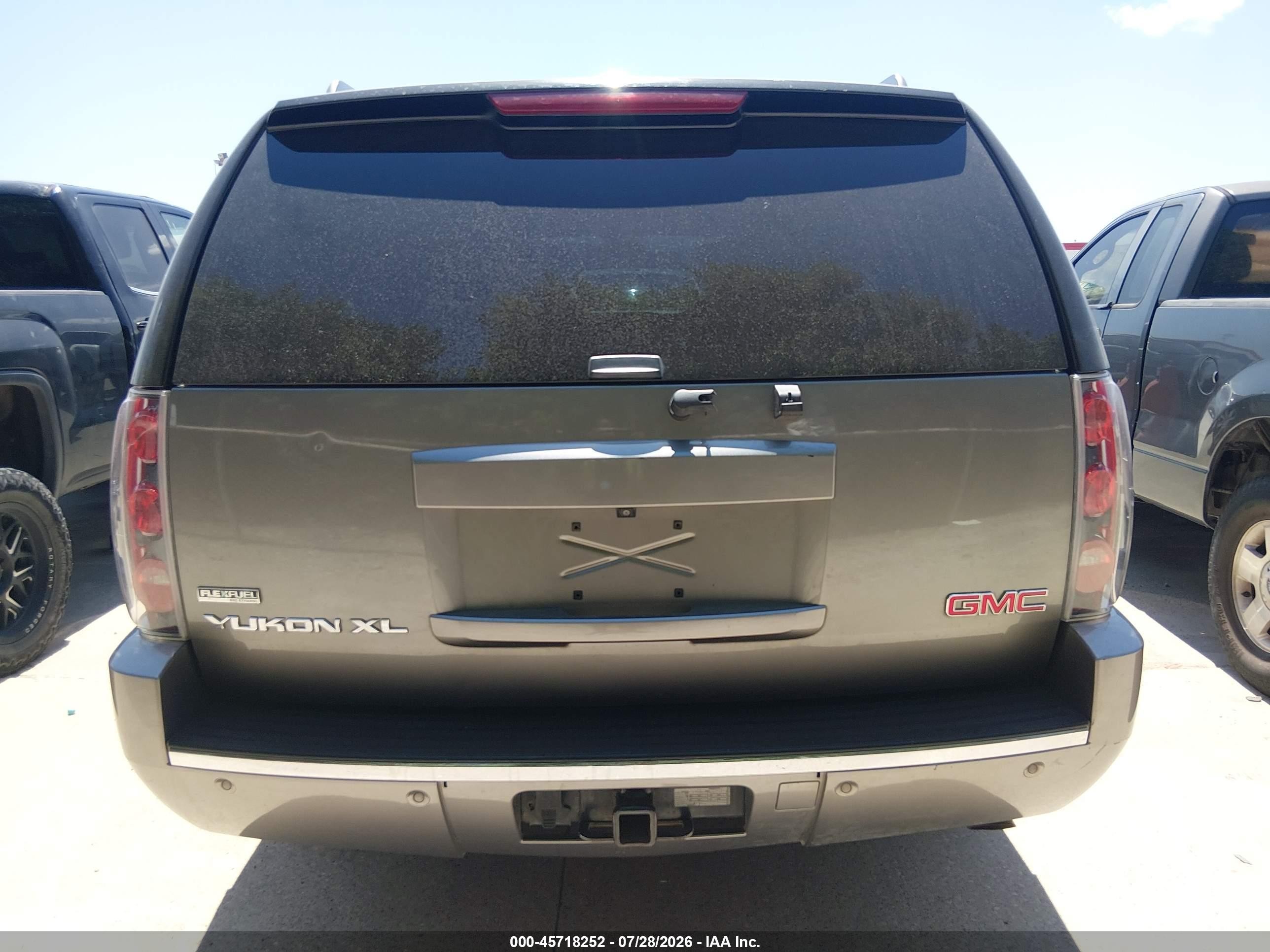 2012 Gmc Yukon Xl 1500 Denali Gray vin: 1GKS2MEF3CR184412