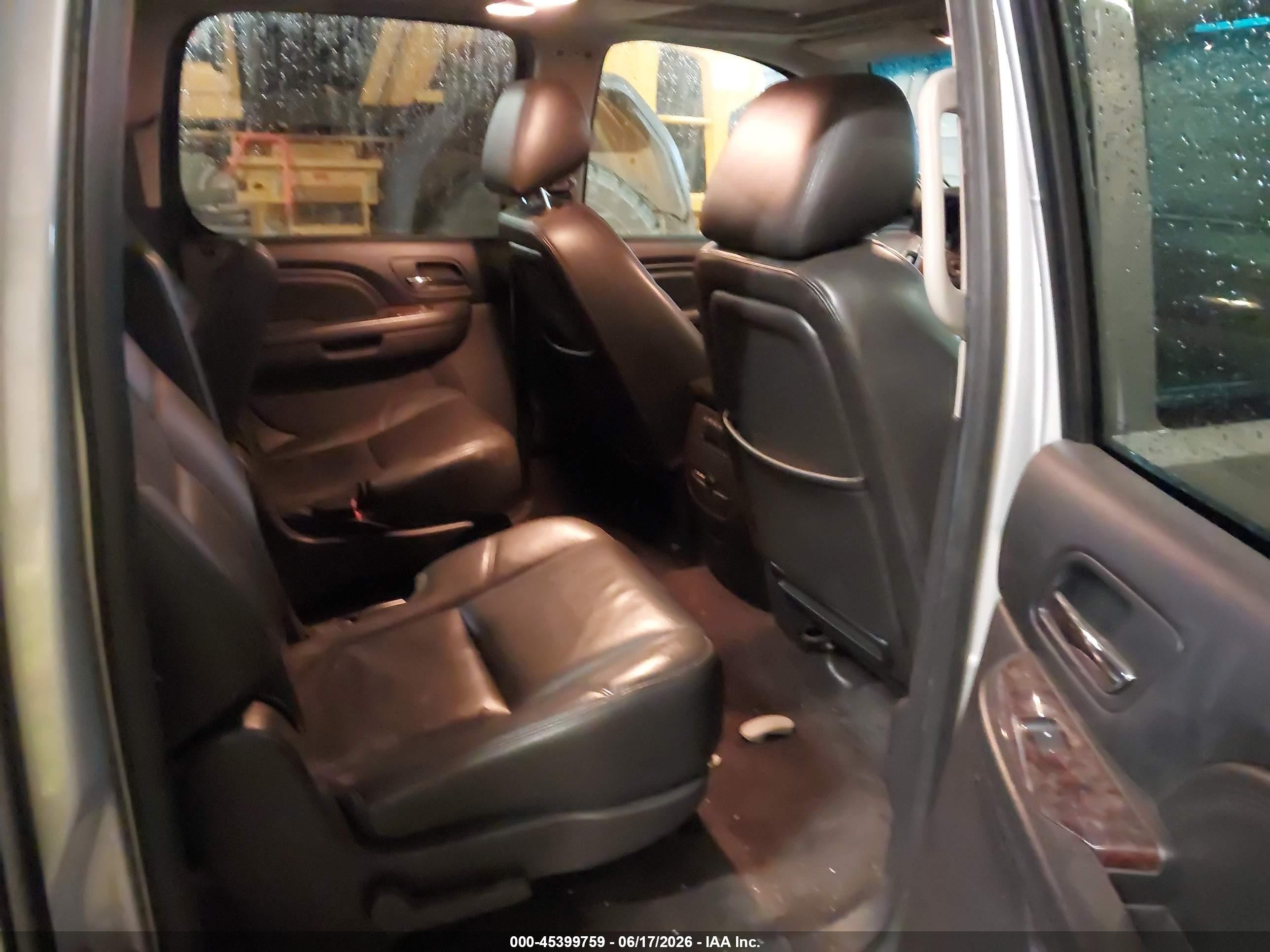 2014 Gmc Yukon Xl 1500 Denali Silver vin: 1GKS2MEF3ER106151