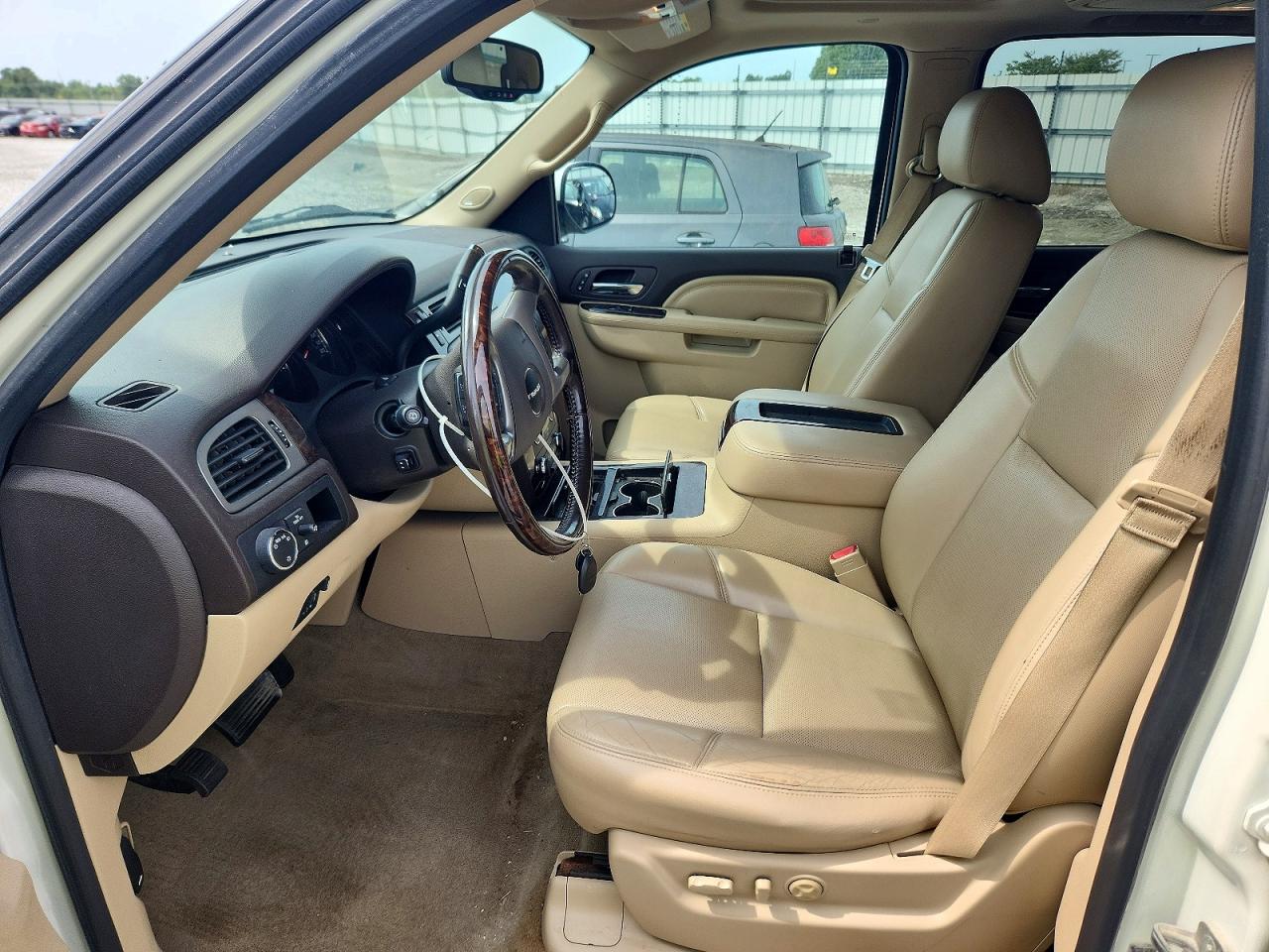 2014 Gmc Yukon Xl Denali Белый vin: 1GKS2MEF3ER222210