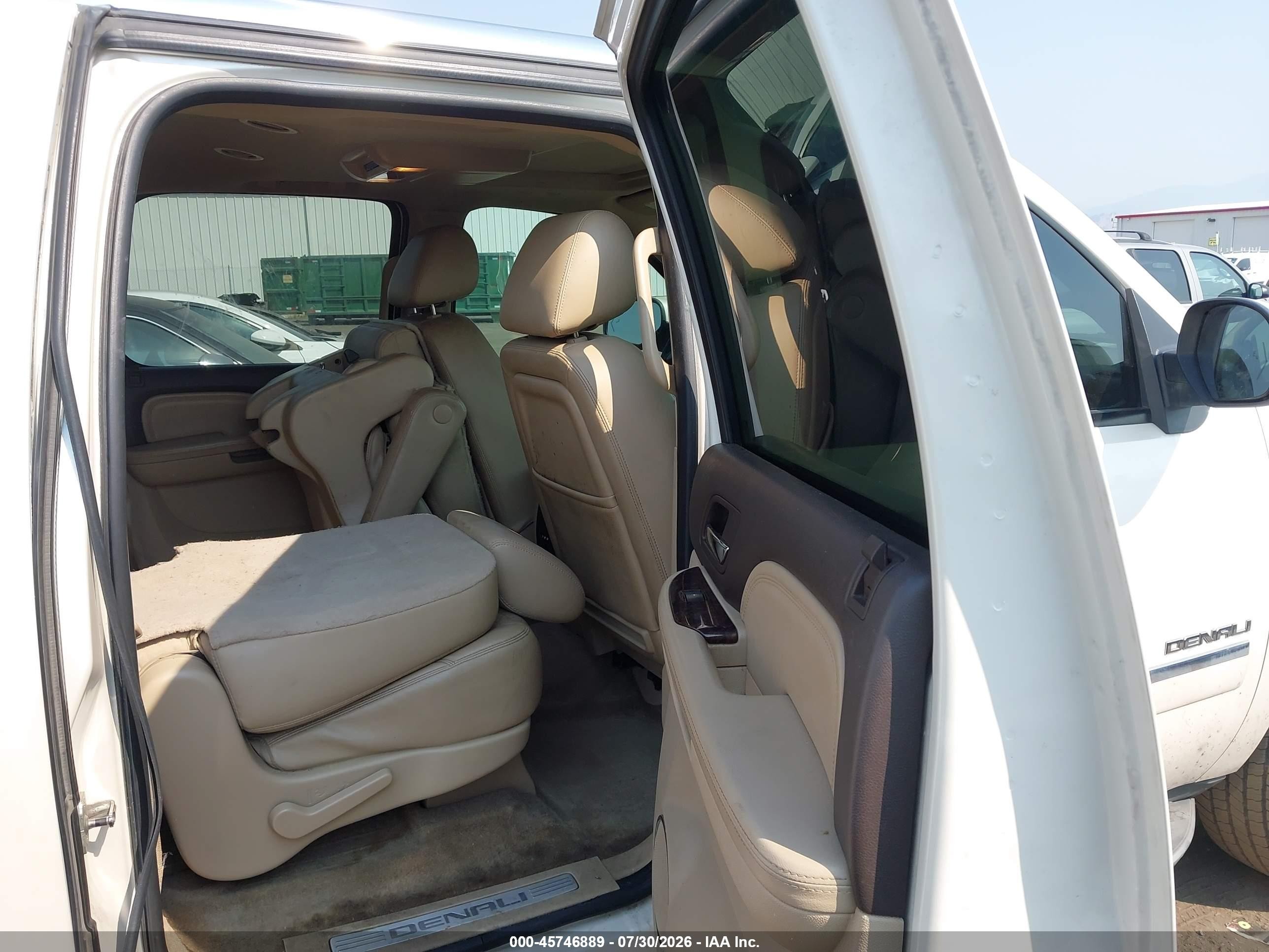 2011 Gmc Yukon Xl 1500 Denali White vin: 1GKS2MEF4BR299843