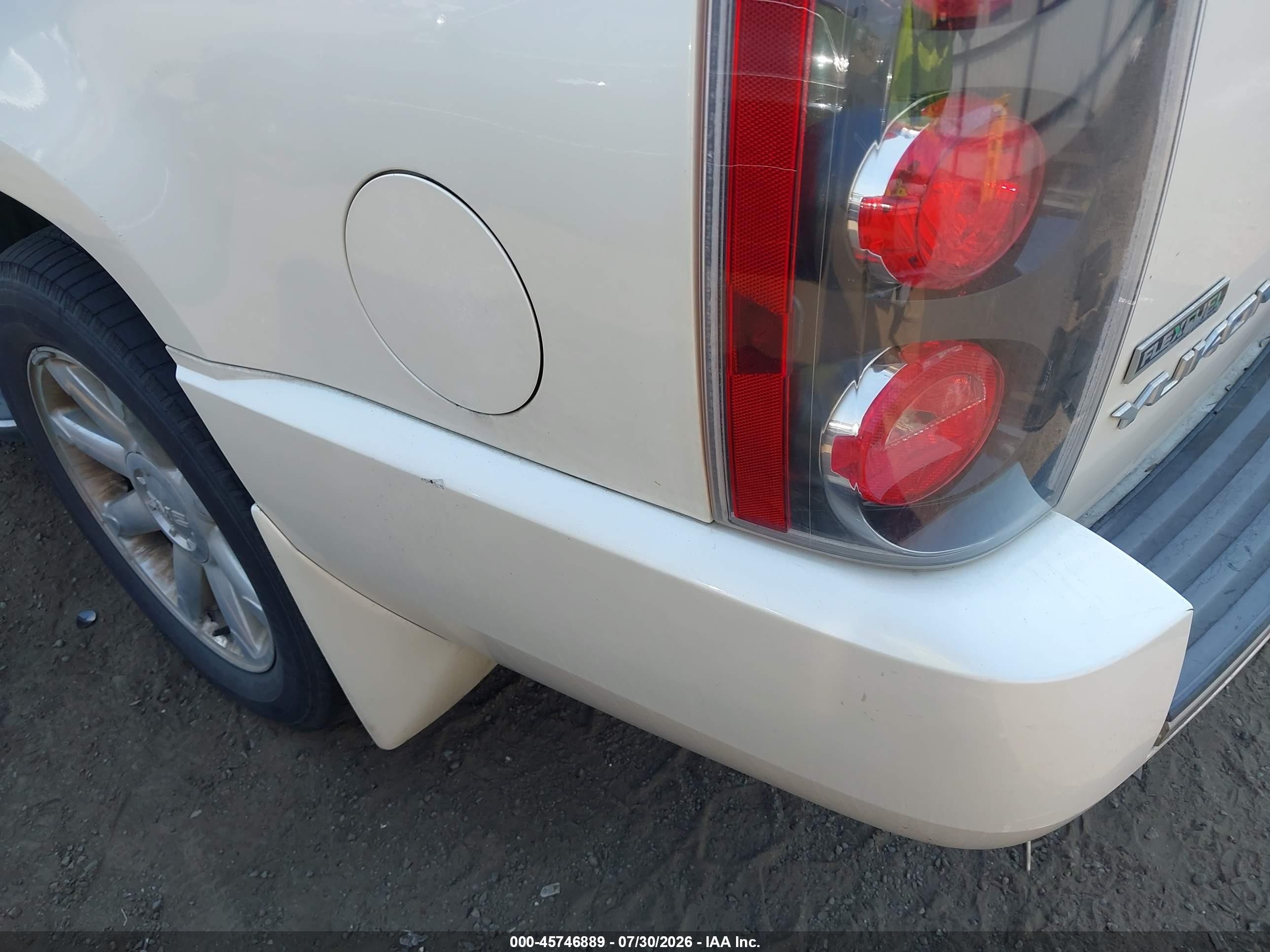 2011 Gmc Yukon Xl 1500 Denali White vin: 1GKS2MEF4BR299843