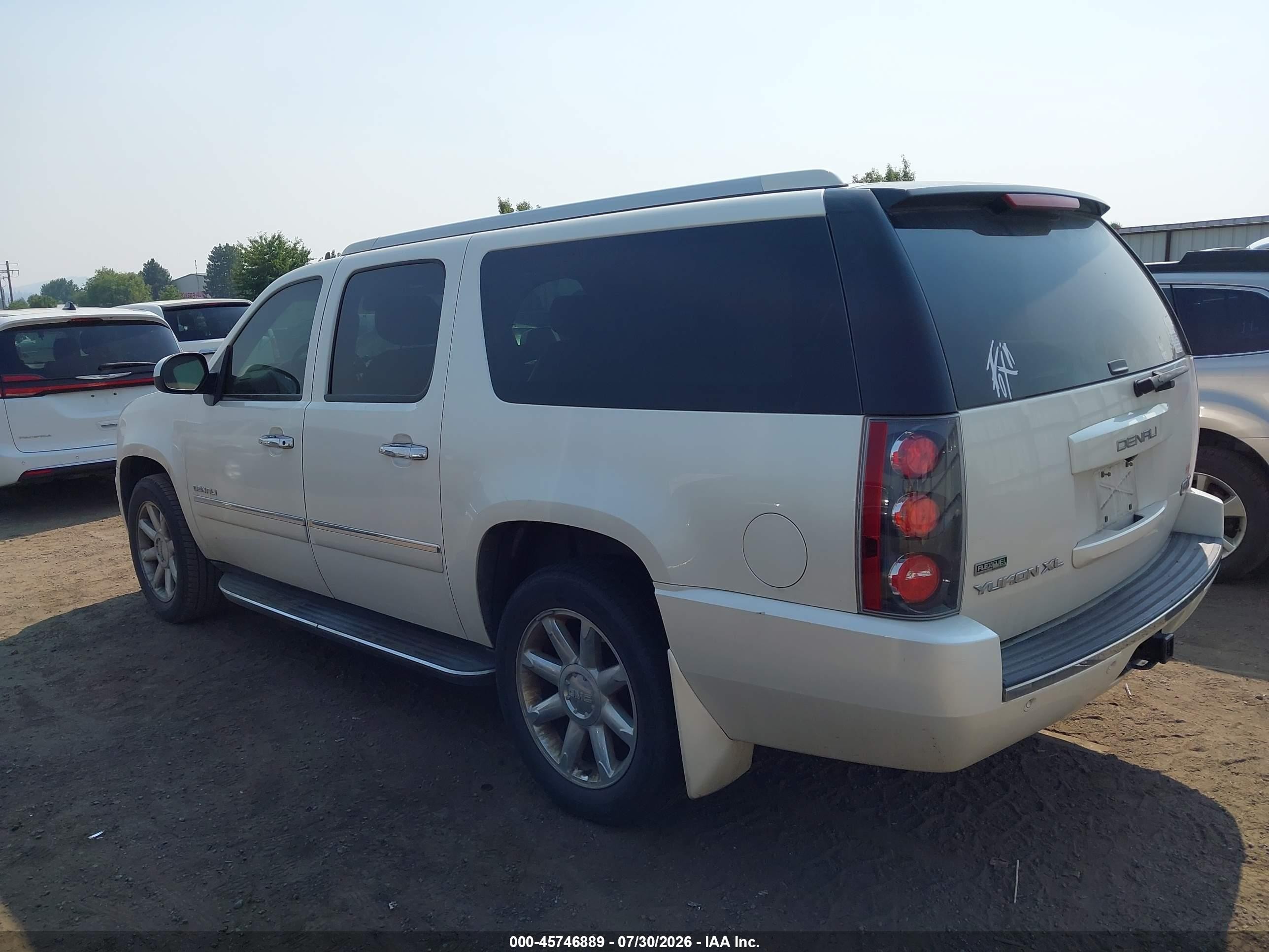 2011 Gmc Yukon Xl 1500 Denali White vin: 1GKS2MEF4BR299843
