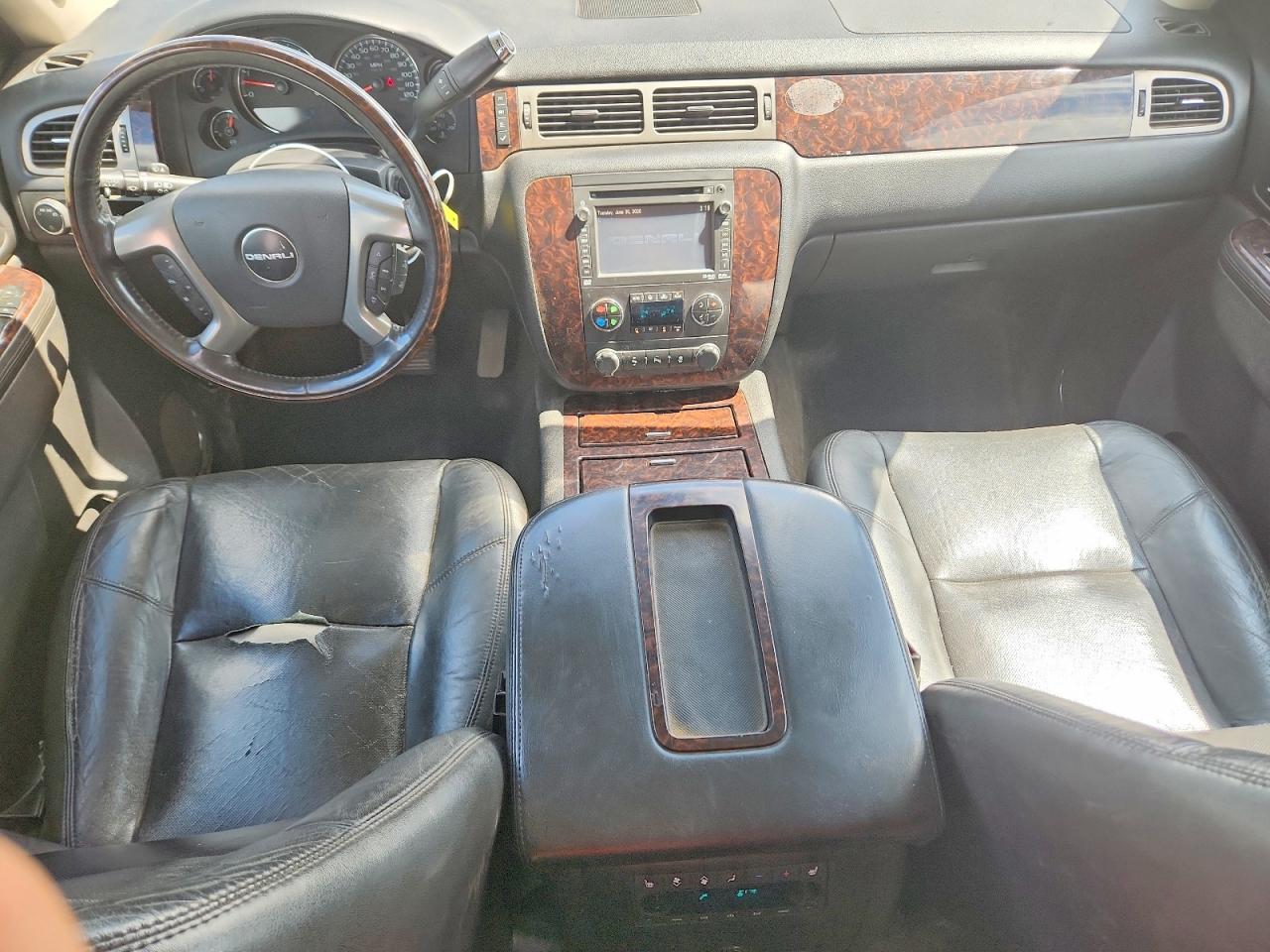 2012 Gmc Yuk/den Silver vin: 1GKS2MEF4CR194284