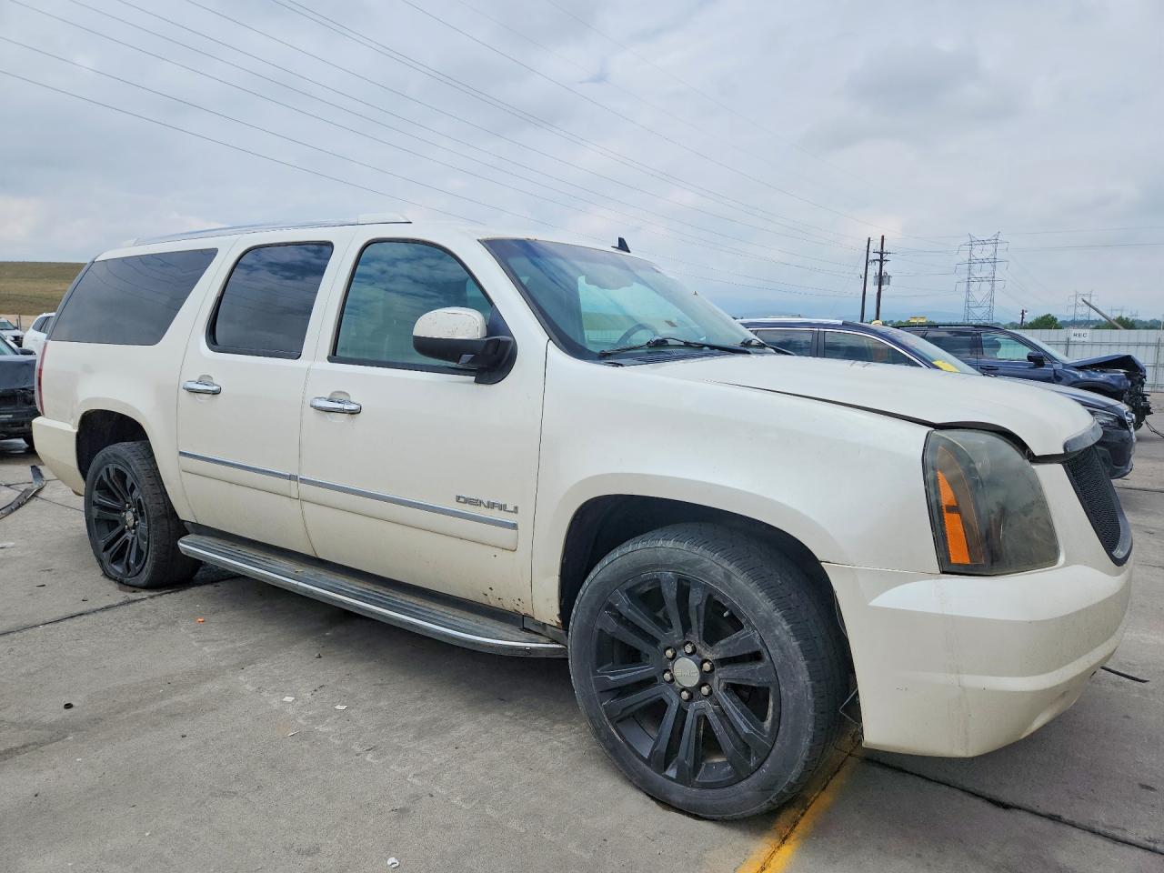 2011 Gmc Yukon Xl Denali Cream vin: 1GKS2MEF5BR145500