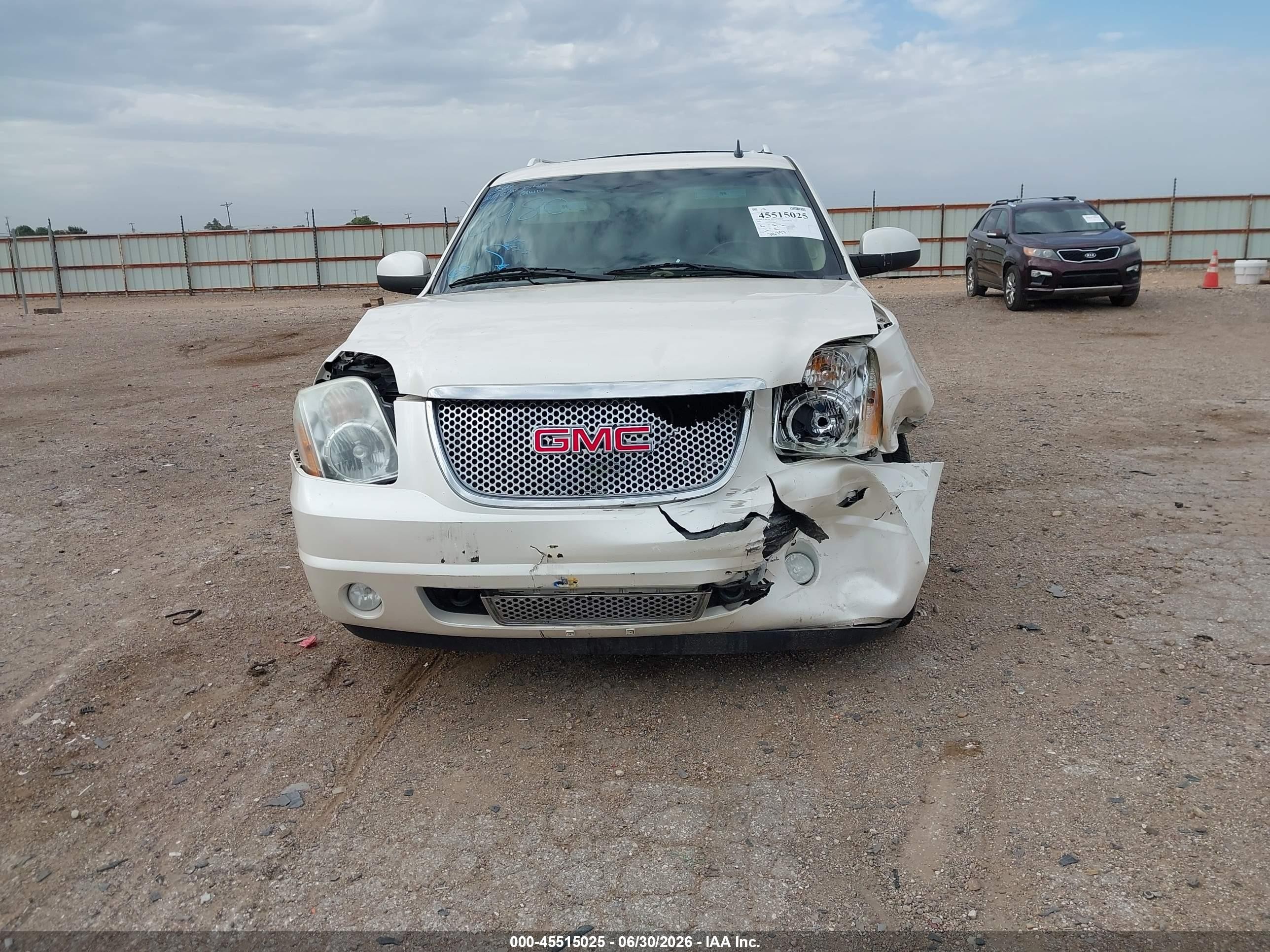 2012 Gmc Yukon Xl 1500 Denali White vin: 1GKS2MEF5CR306980