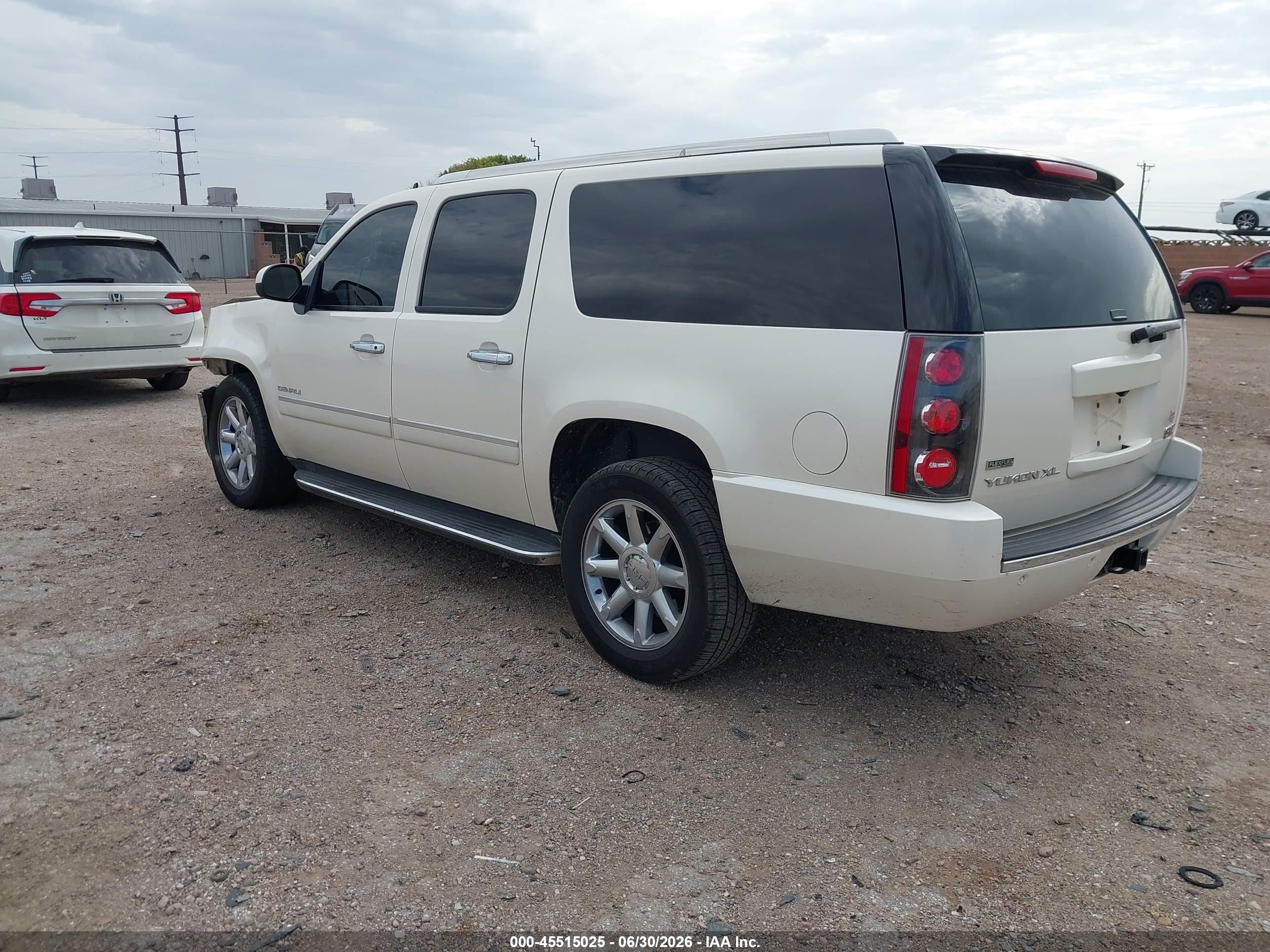 2012 Gmc Yukon Xl 1500 Denali White vin: 1GKS2MEF5CR306980