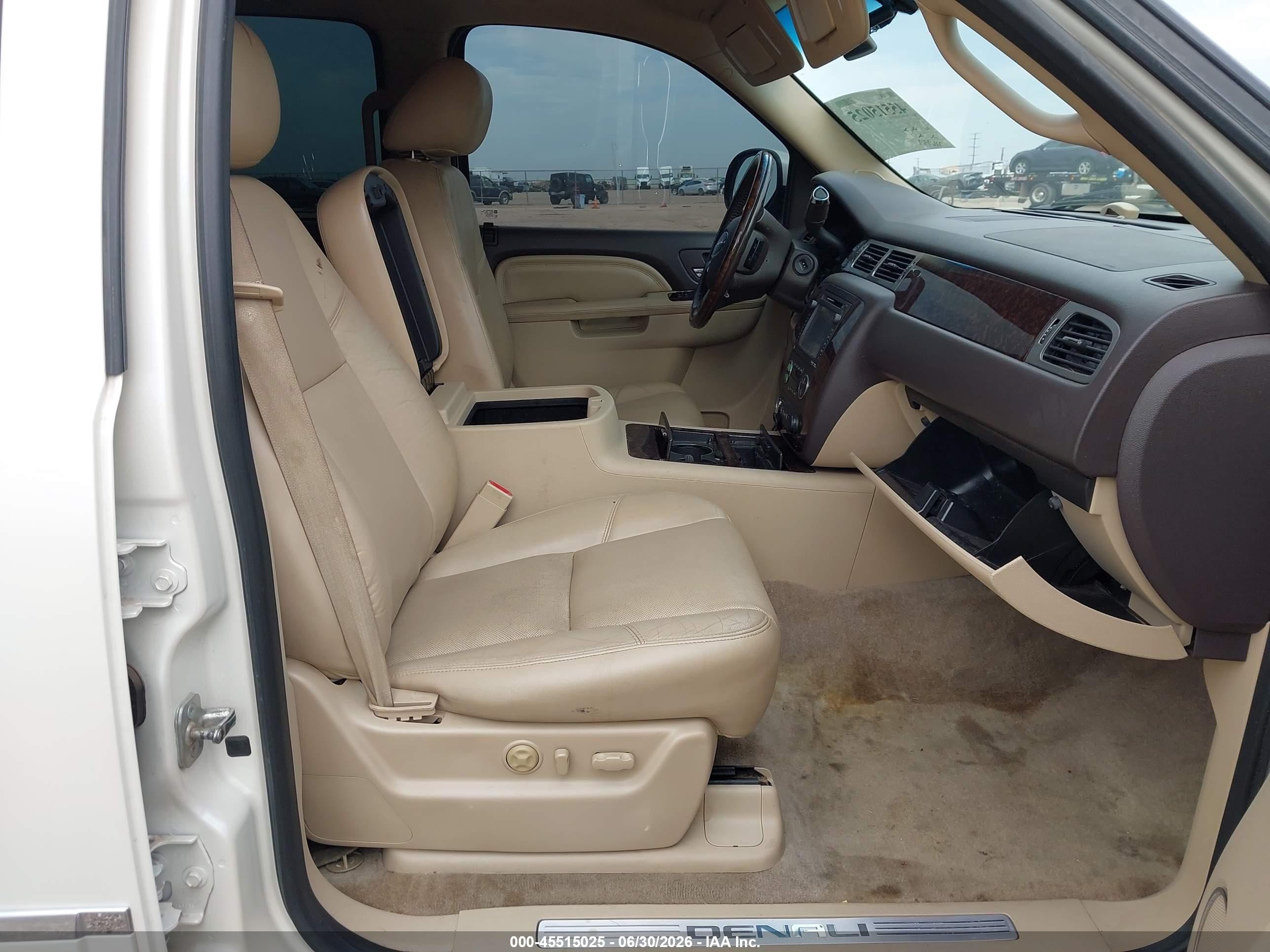 2012 Gmc Yukon Xl 1500 Denali White vin: 1GKS2MEF5CR306980
