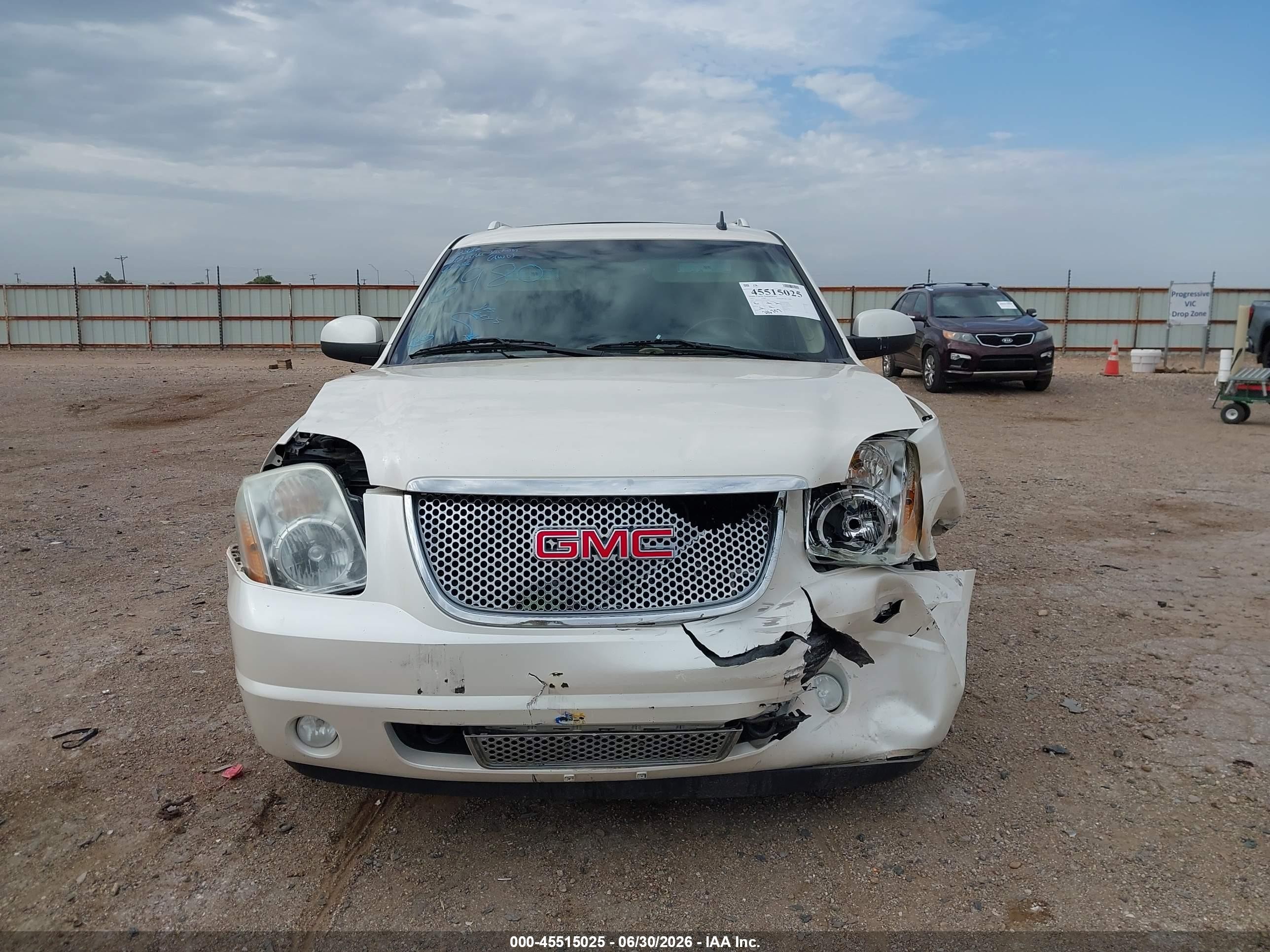 2012 Gmc Yukon Xl 1500 Denali White vin: 1GKS2MEF5CR306980