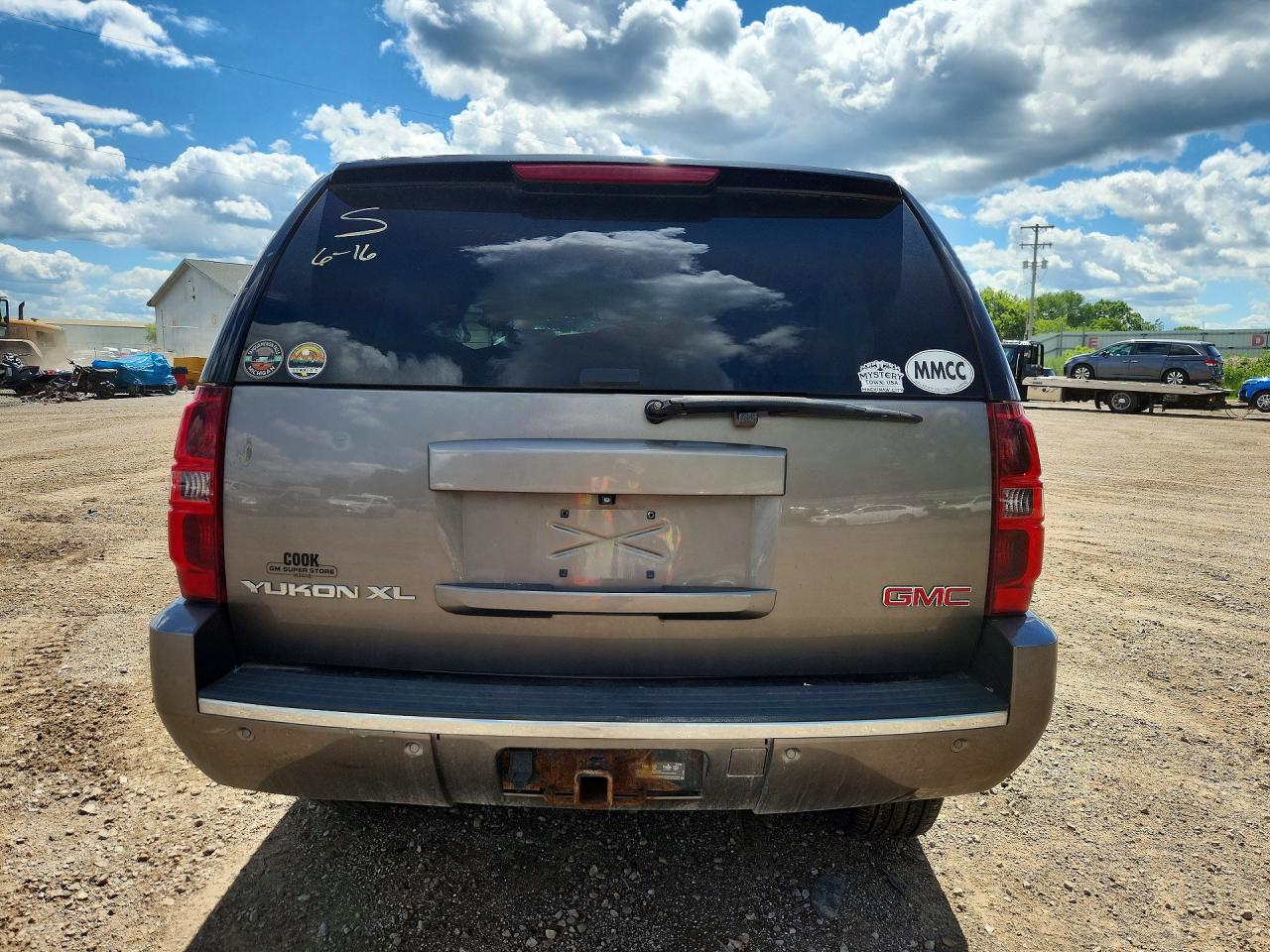 2013 Gmc Yukon Xl Denali Gray vin: 1GKS2MEF5DR105548