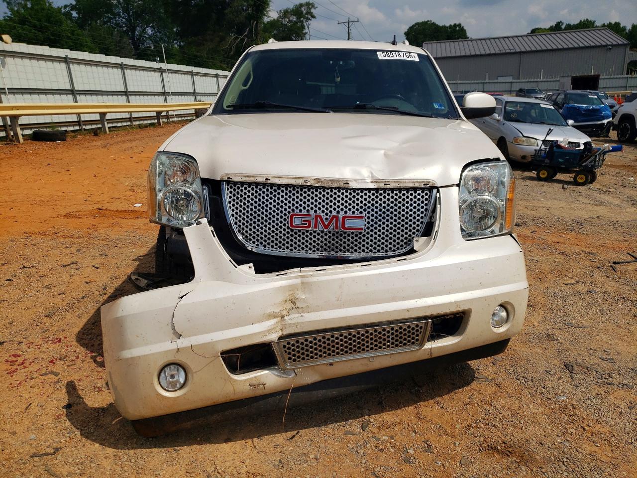 2013 Gmc Yukon Xl Denali Cream vin: 1GKS2MEF5DR261413