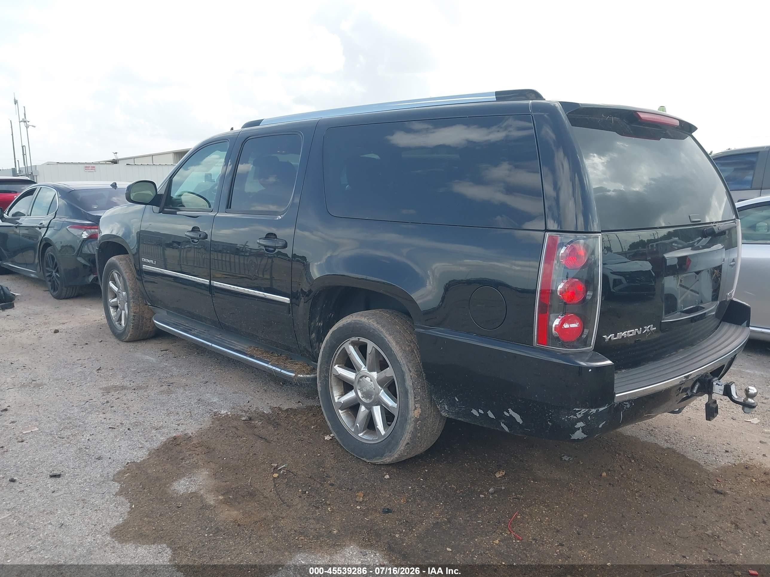 2013 Gmc Yukon Xl 1500 Denali Black vin: 1GKS2MEF5DR368770