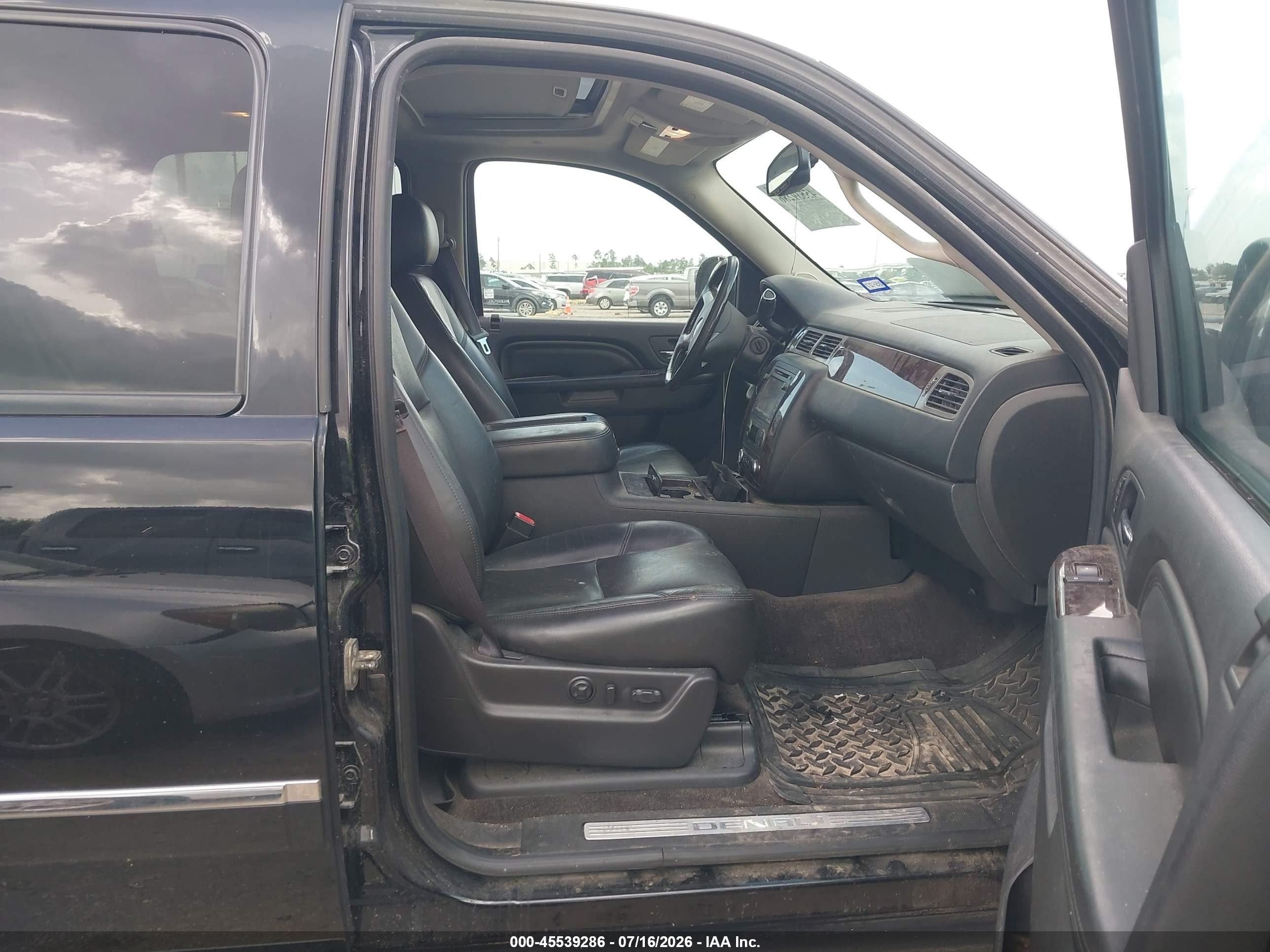 2013 Gmc Yukon Xl 1500 Denali Black vin: 1GKS2MEF5DR368770