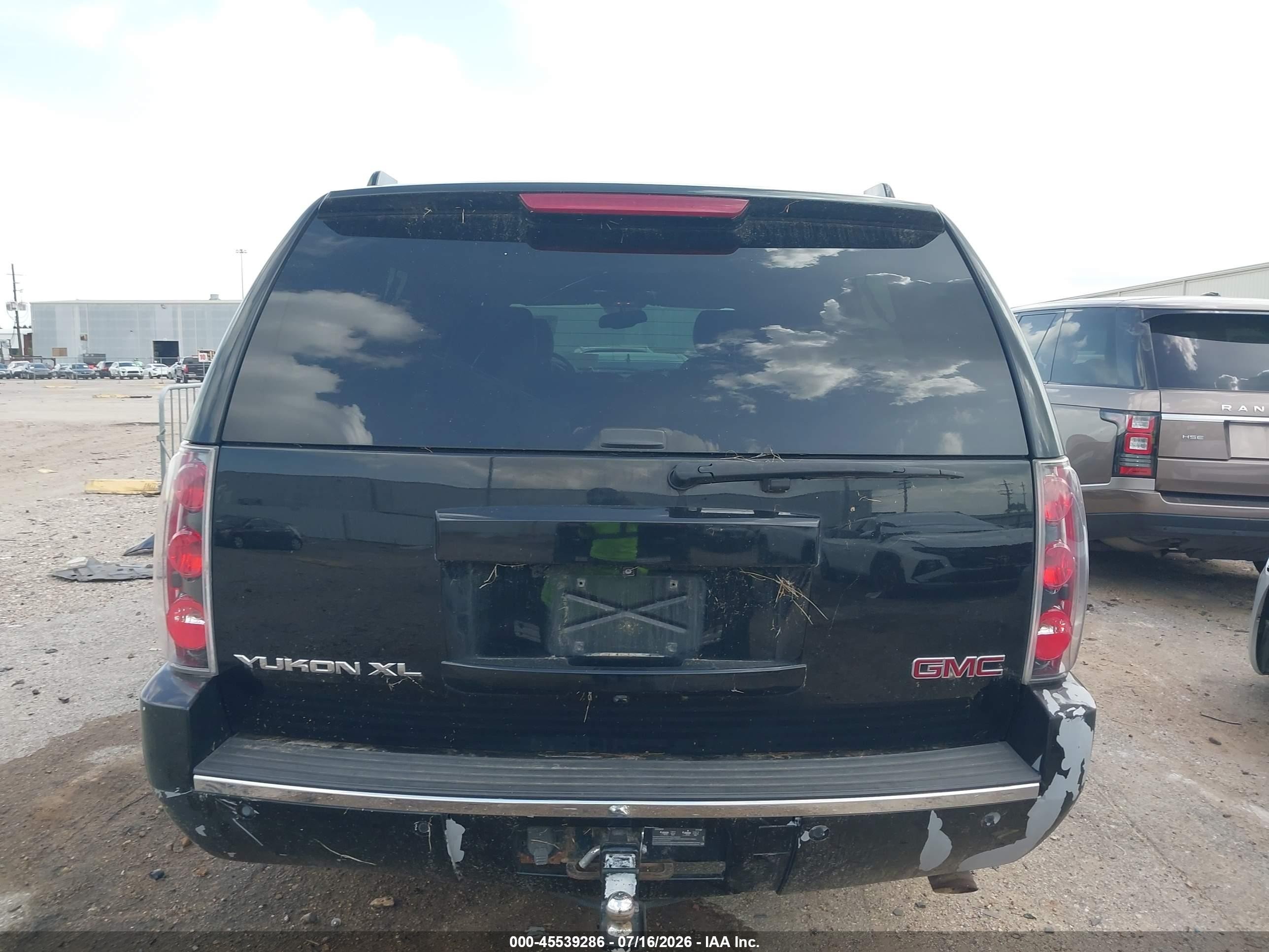 2013 Gmc Yukon Xl 1500 Denali Black vin: 1GKS2MEF5DR368770