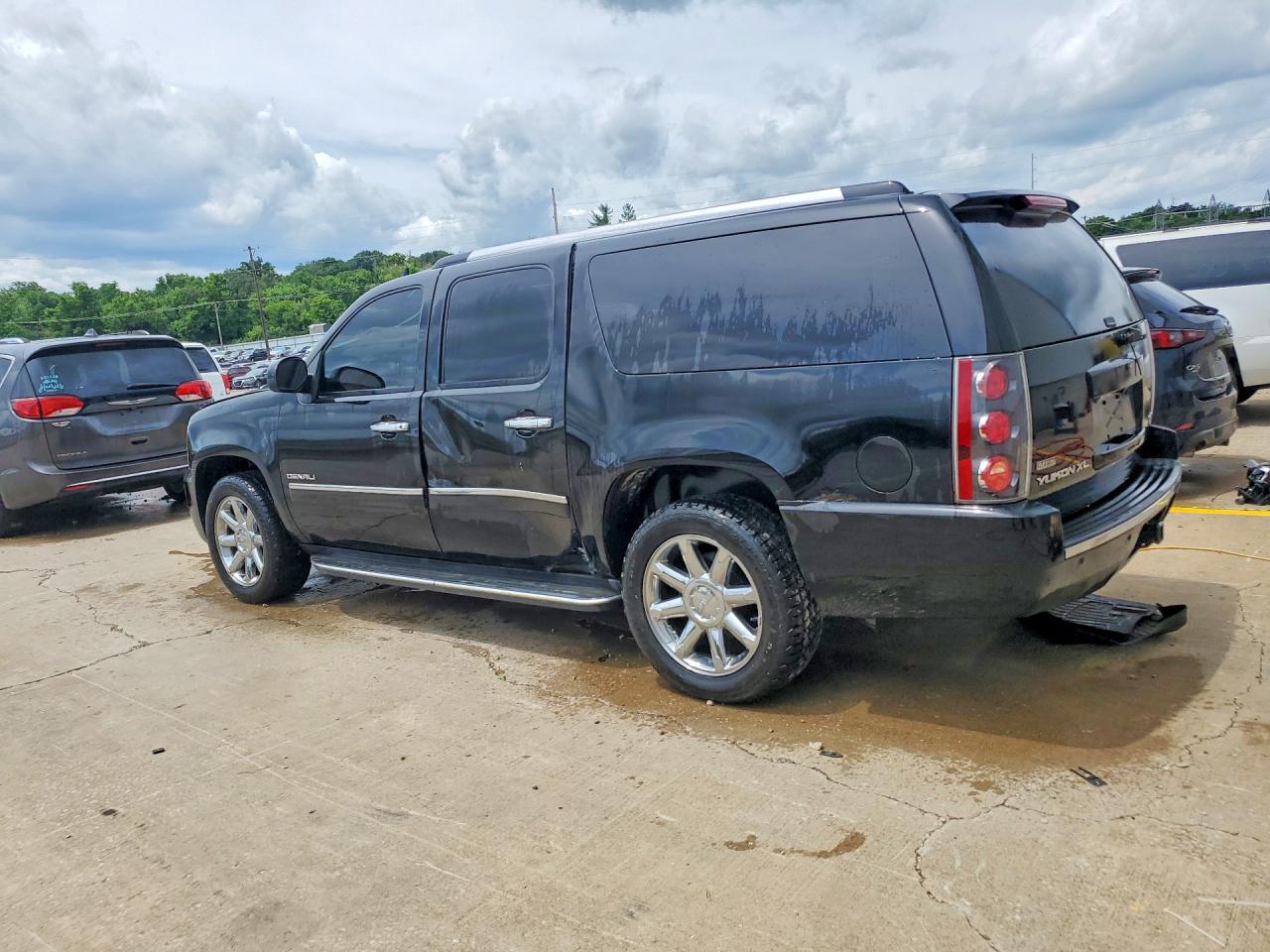 2011 Gmc Yukon Xl Denali Black vin: 1GKS2MEF6BR200245