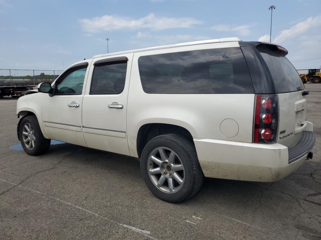2012 Gmc Yukon Xl Denali White vin: 1GKS2MEF6CR185909