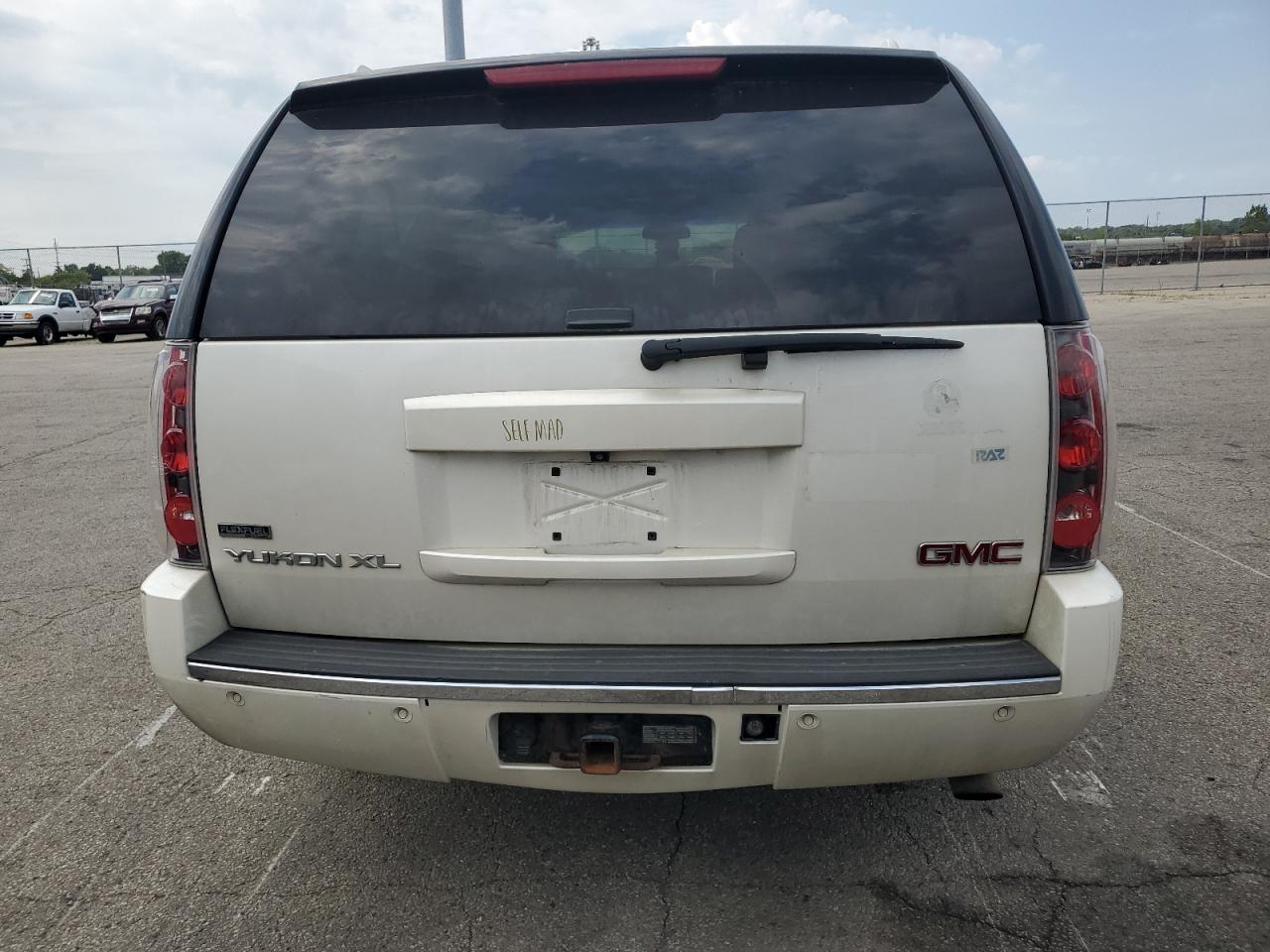2012 Gmc Yukon Xl Denali White vin: 1GKS2MEF6CR185909