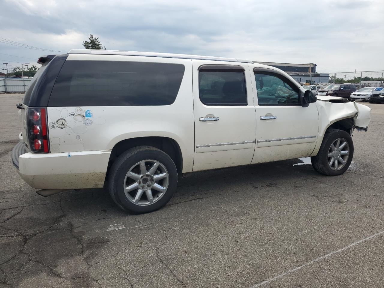 2012 Gmc Yukon Xl Denali White vin: 1GKS2MEF6CR185909