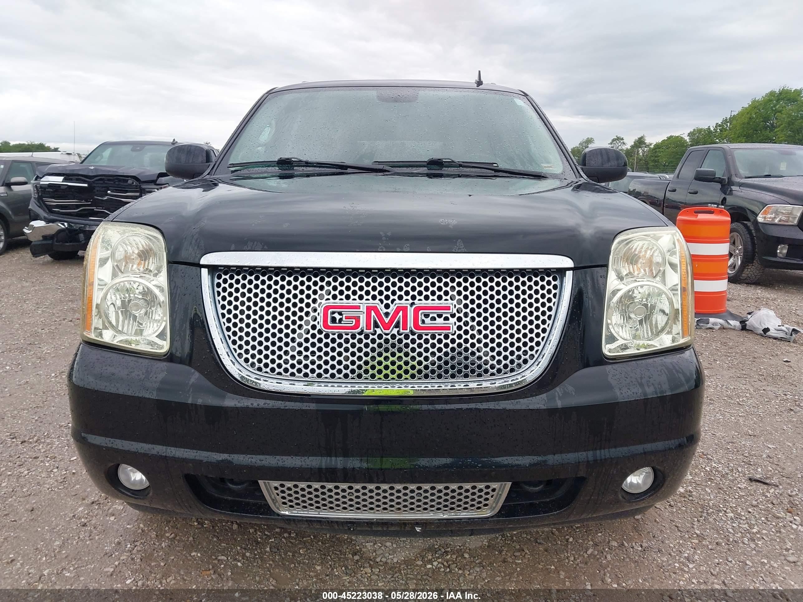 2013 Gmc Yukon Xl 1500 Denali Черный vin: 1GKS2MEF6DR101427