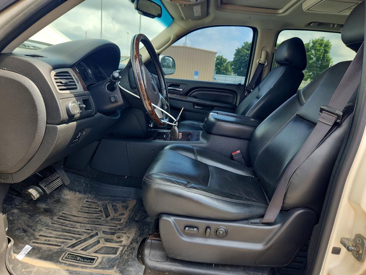 2013 Gmc Yukon Xl Denali White vin: 1GKS2MEF6DR186575