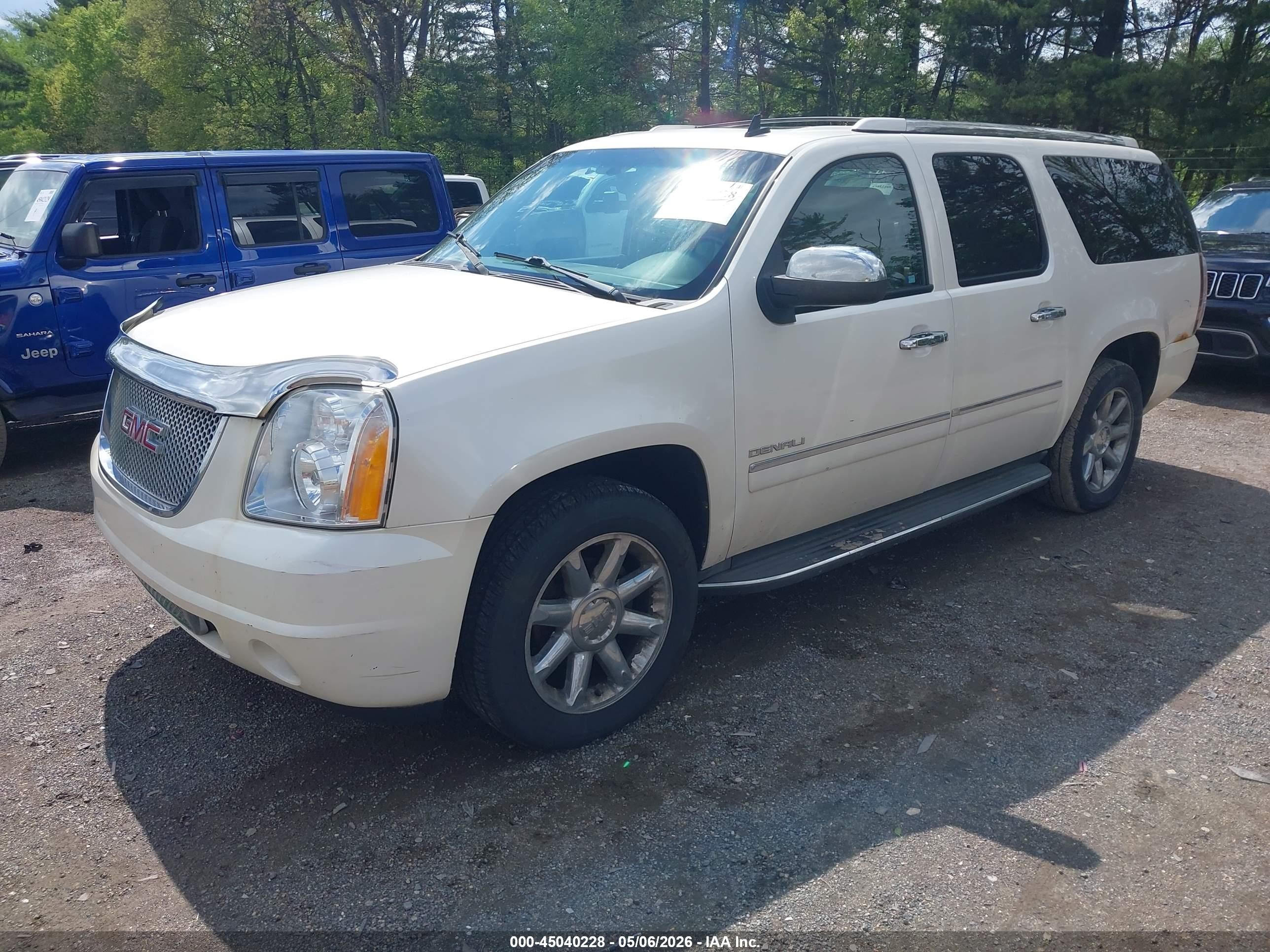 2011 Gmc Yukon Xl 1500 Denali Cream vin: 1GKS2MEF7BR362935