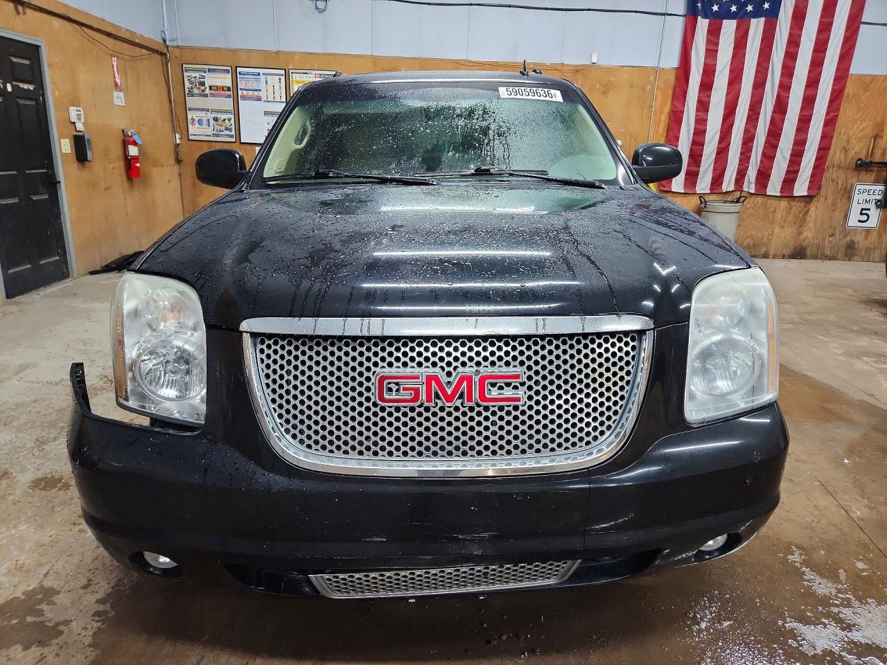 2011 Gmc Yukon Xl Denali Черный vin: 1GKS2MEF7BR366631