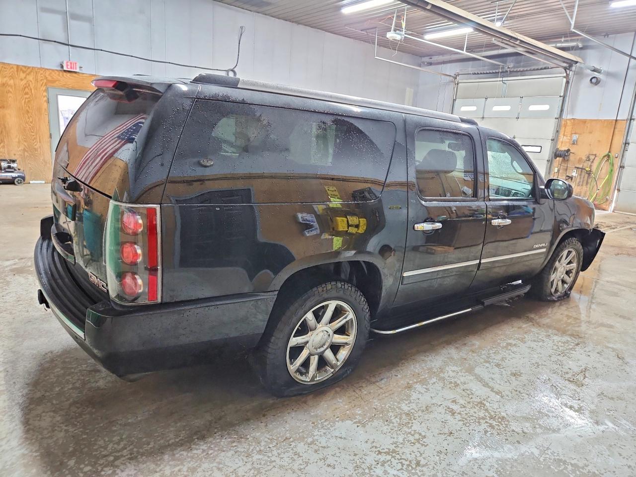 2011 Gmc Yukon Xl Denali Черный vin: 1GKS2MEF7BR366631