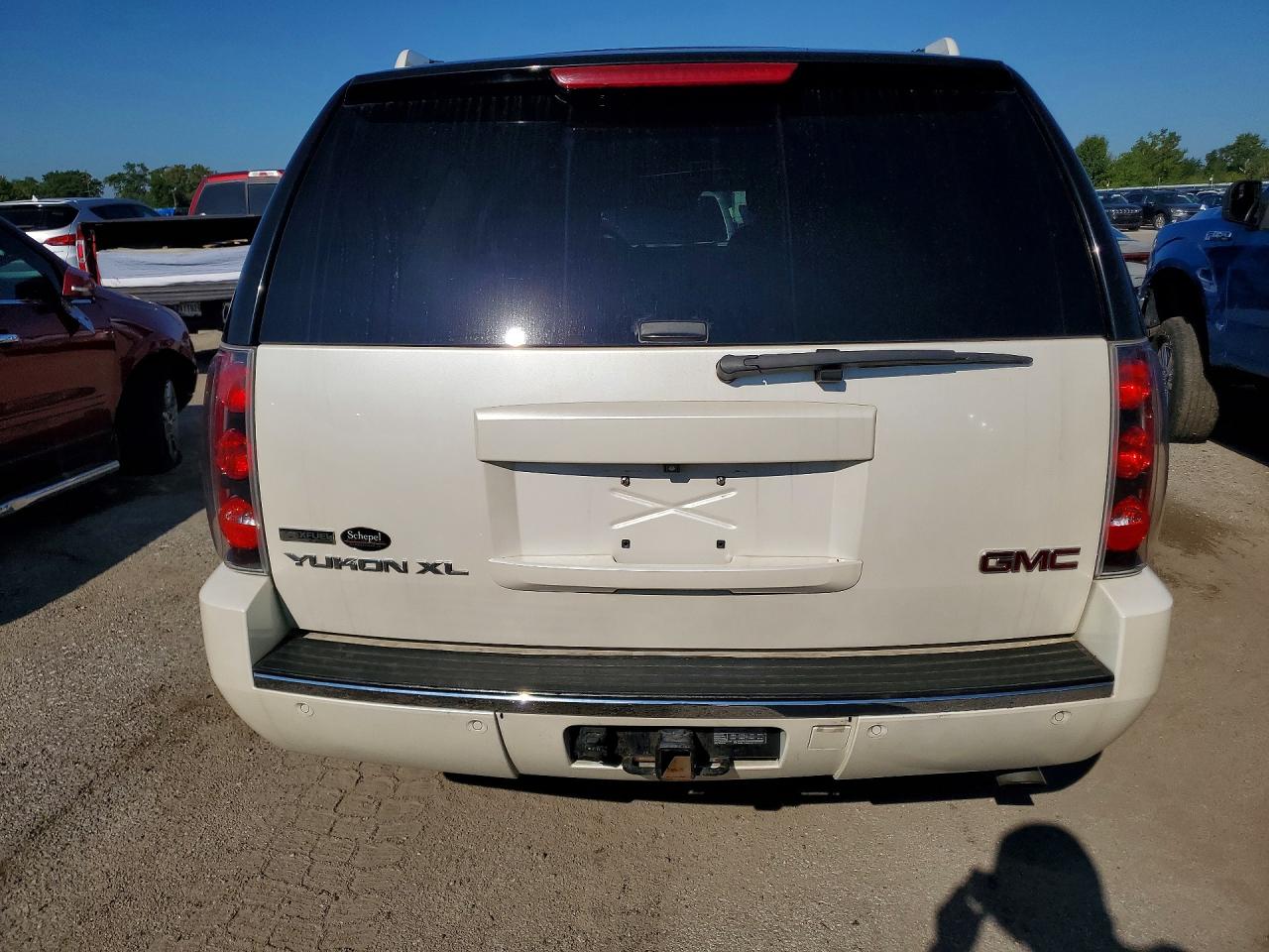2012 Gmc Yukon Xl Denali Beige vin: 1GKS2MEF7CR115447