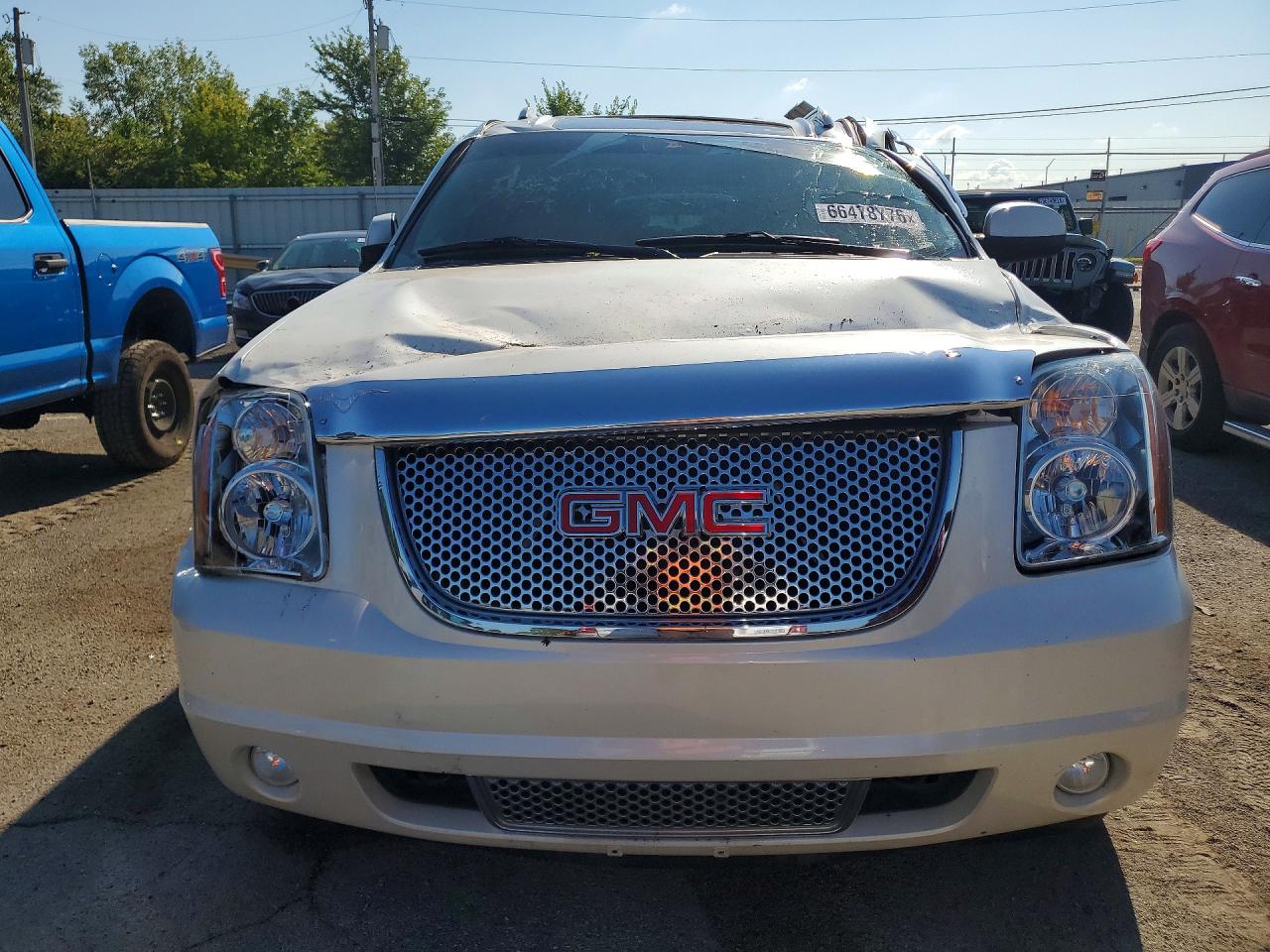 2012 Gmc Yukon Xl Denali Beige vin: 1GKS2MEF7CR115447