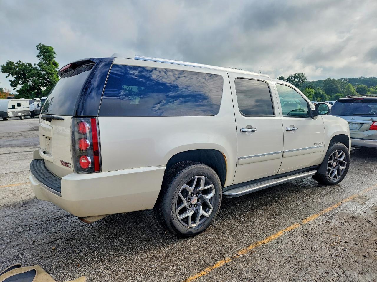 2012 Gmc Yukon Xl Denali White vin: 1GKS2MEF7CR200031