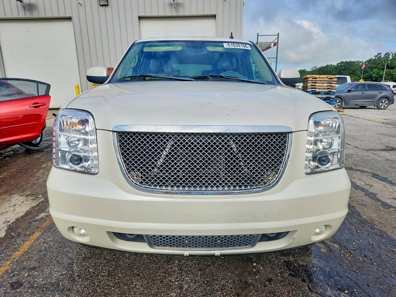 2012 Gmc Yukon Xl Denali White vin: 1GKS2MEF7CR200031