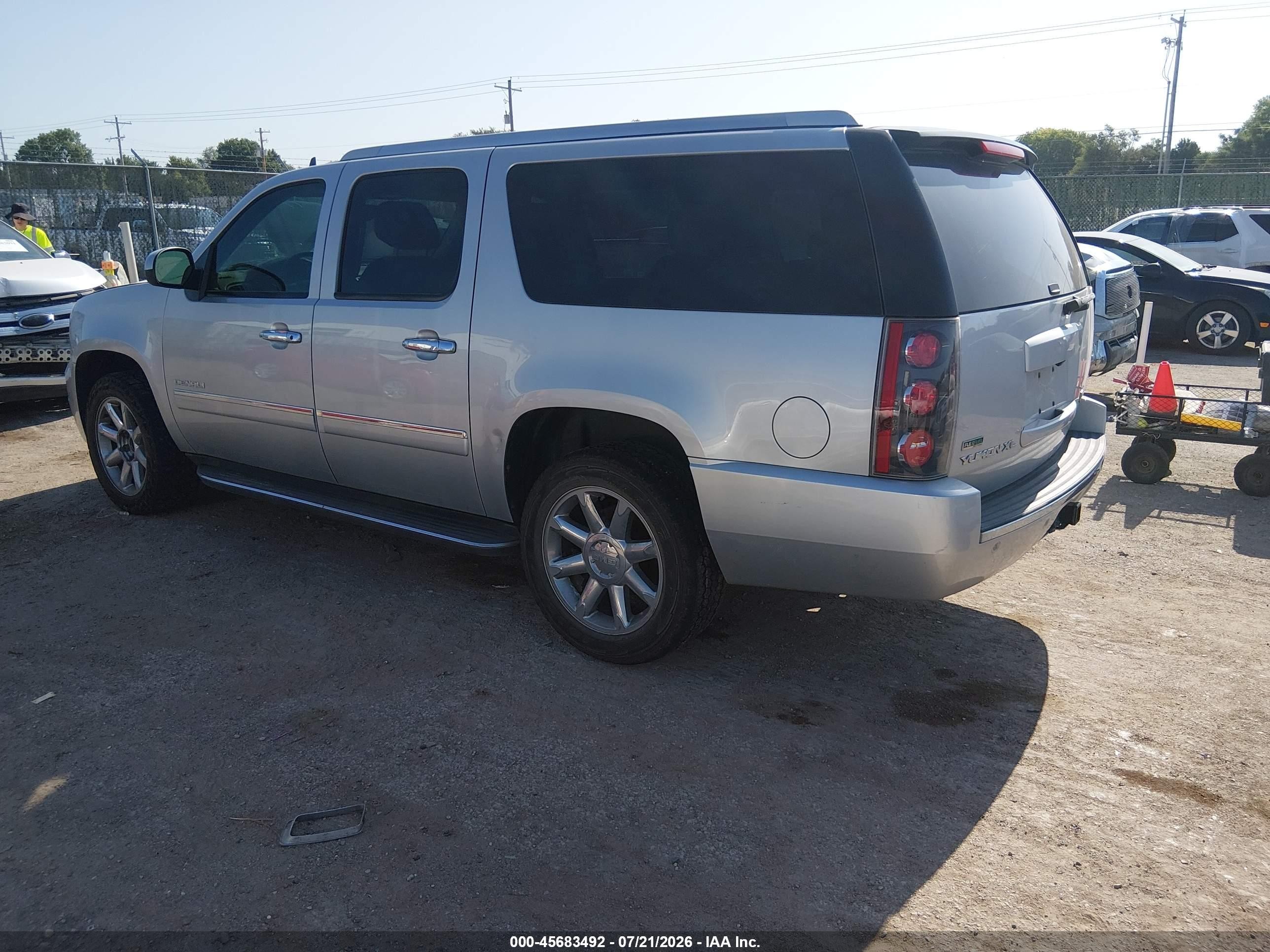 2012 Gmc Yukon Xl 1500 Denali Silver vin: 1GKS2MEF7CR305734