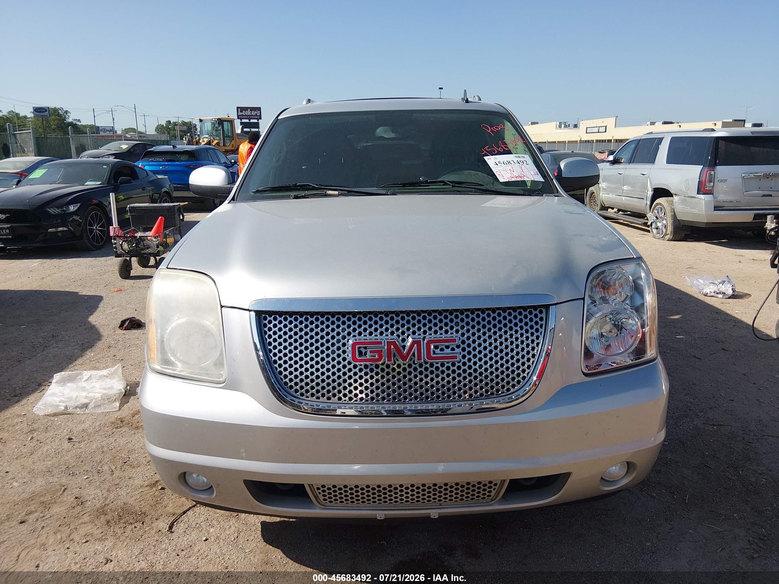 2012 Gmc Yukon Xl 1500 Denali Silver vin: 1GKS2MEF7CR305734