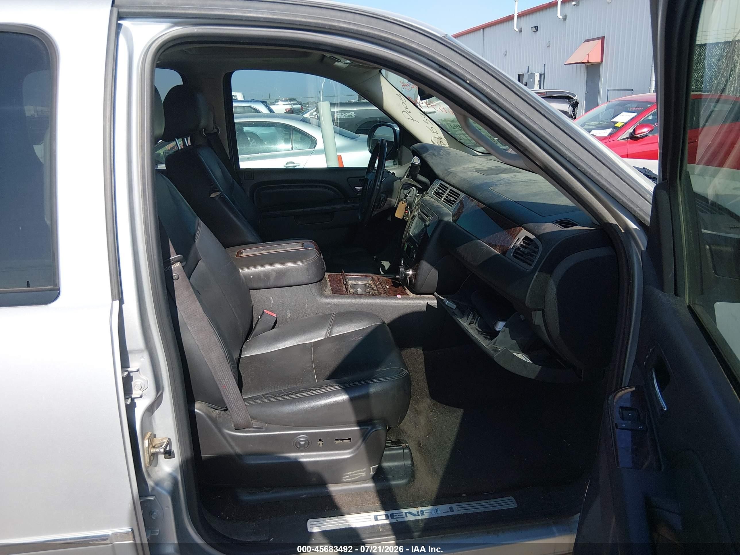 2012 Gmc Yukon Xl 1500 Denali Silver vin: 1GKS2MEF7CR305734