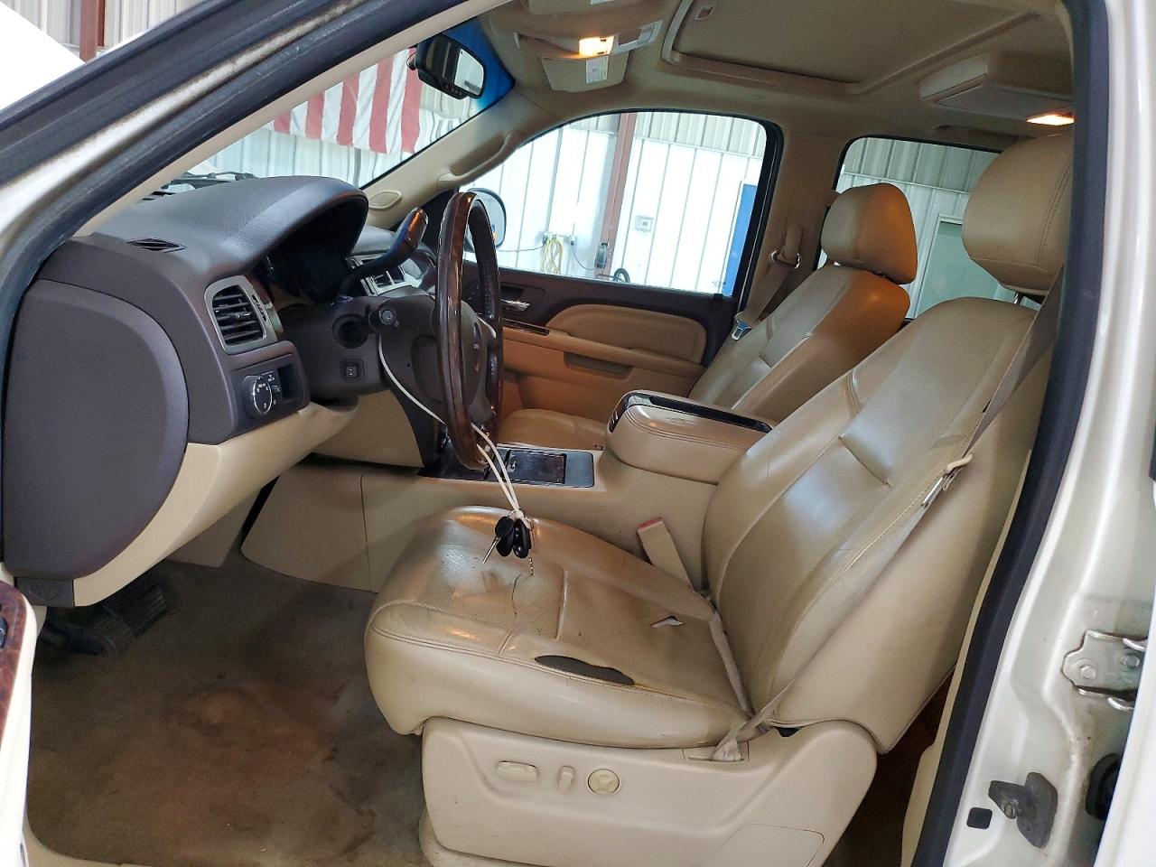 2013 Gmc Yukon Xl Denali White vin: 1GKS2MEF7DR155772
