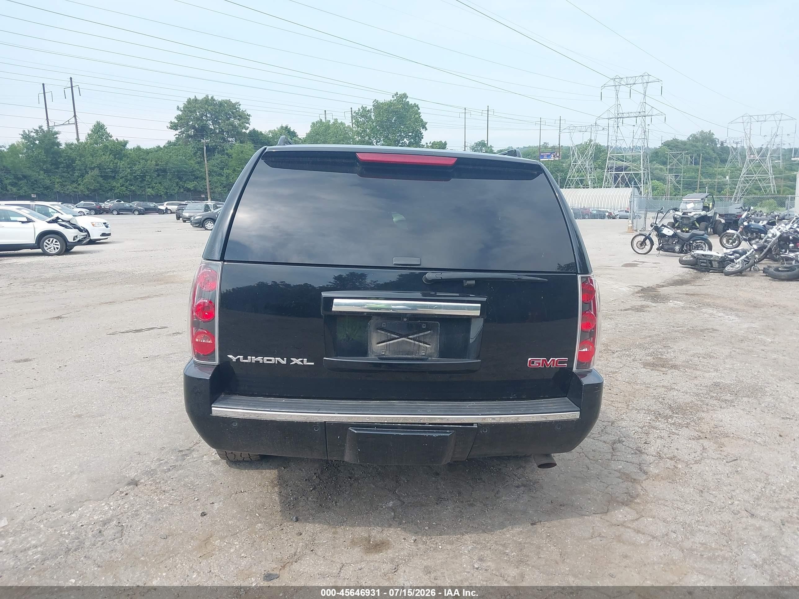 2013 Gmc Yukon Xl 1500 Denali Black vin: 1GKS2MEF7DR184592