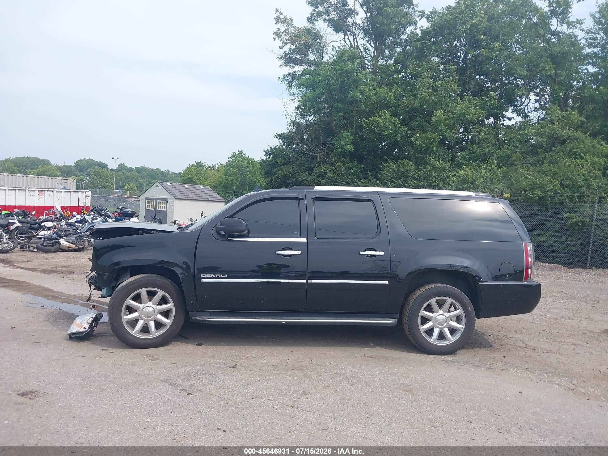 2013 Gmc Yukon Xl 1500 Denali Black vin: 1GKS2MEF7DR184592