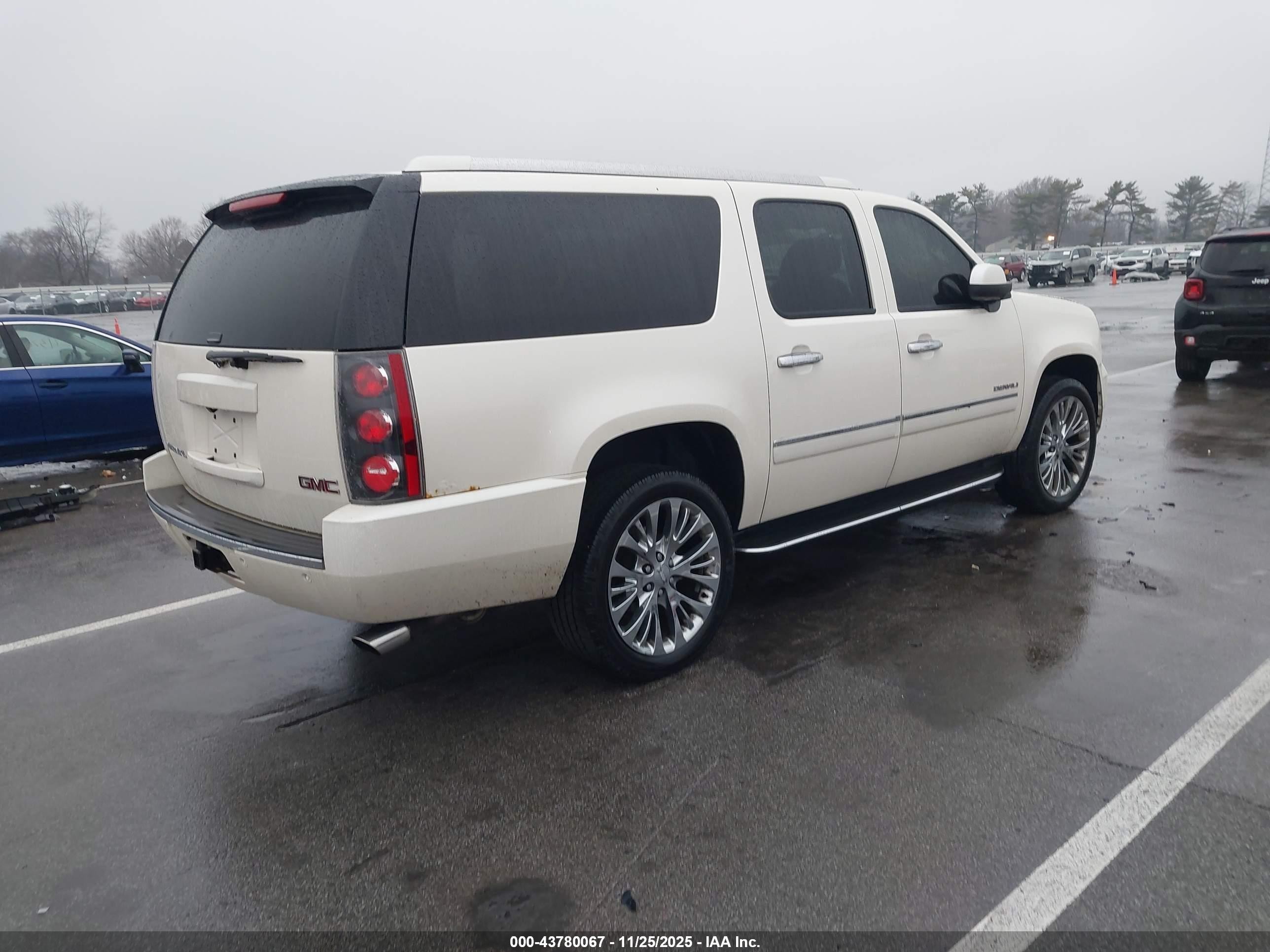 2013 Gmc Yukon Xl 1500 Denali White vin: 1GKS2MEF7DR368916